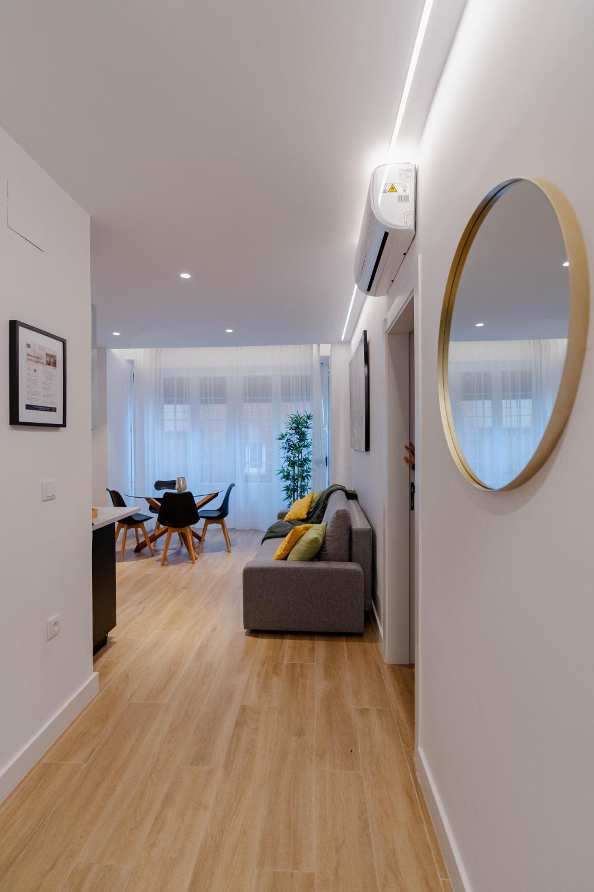 Apartment photo 2