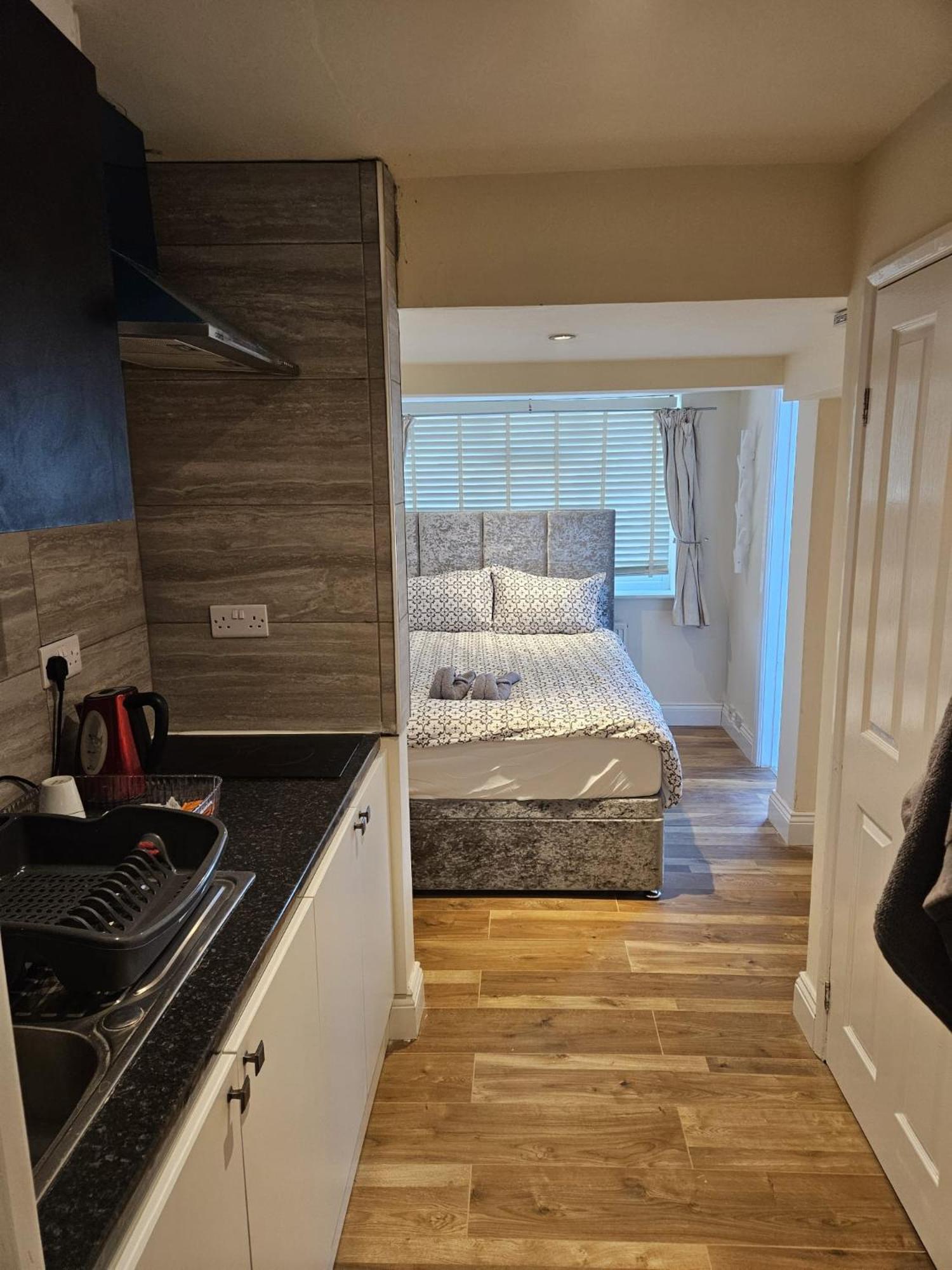 One-Bedroom Apartment photo 1