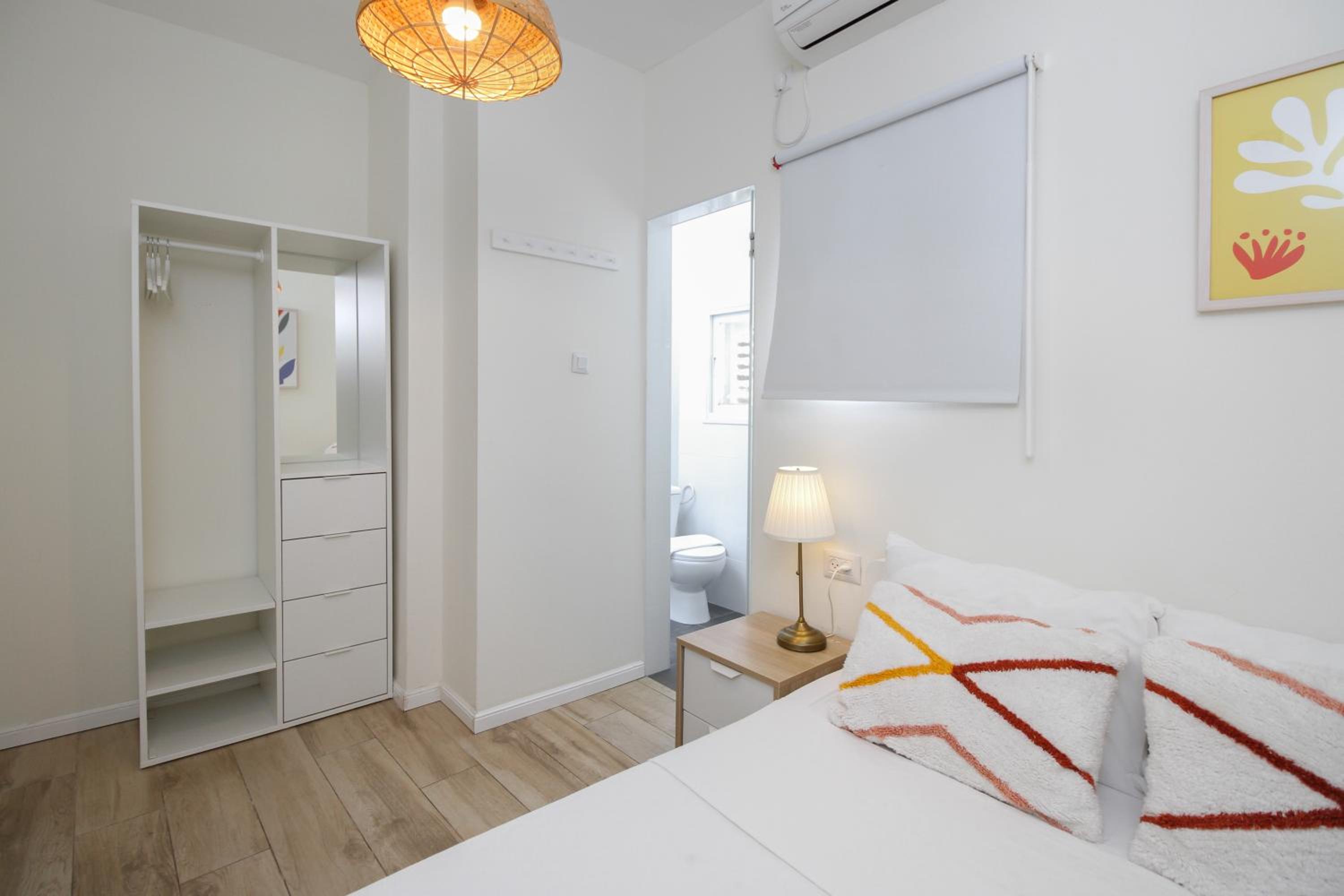 Small Double Room - Photo 2