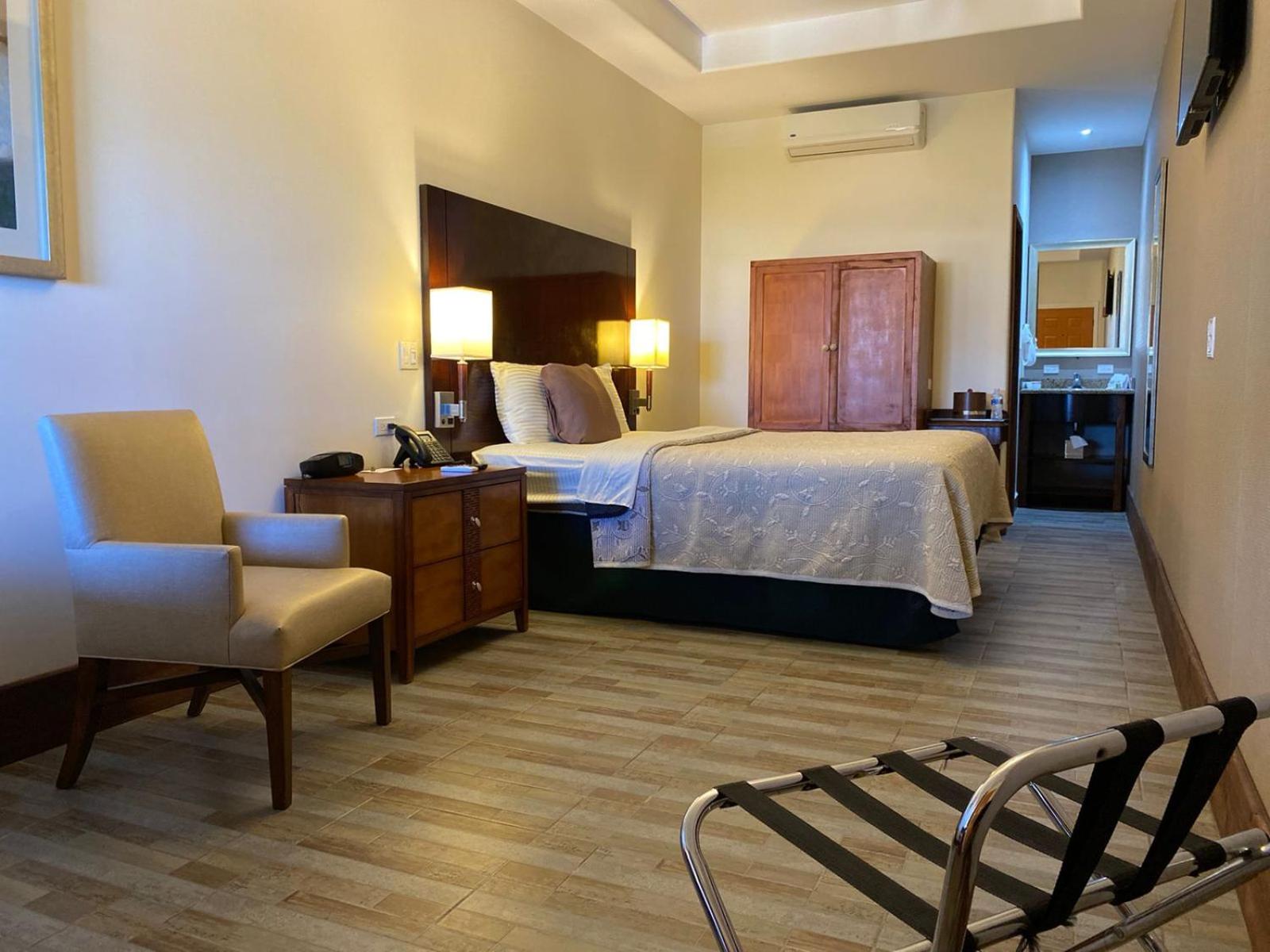 Standard Queen Room