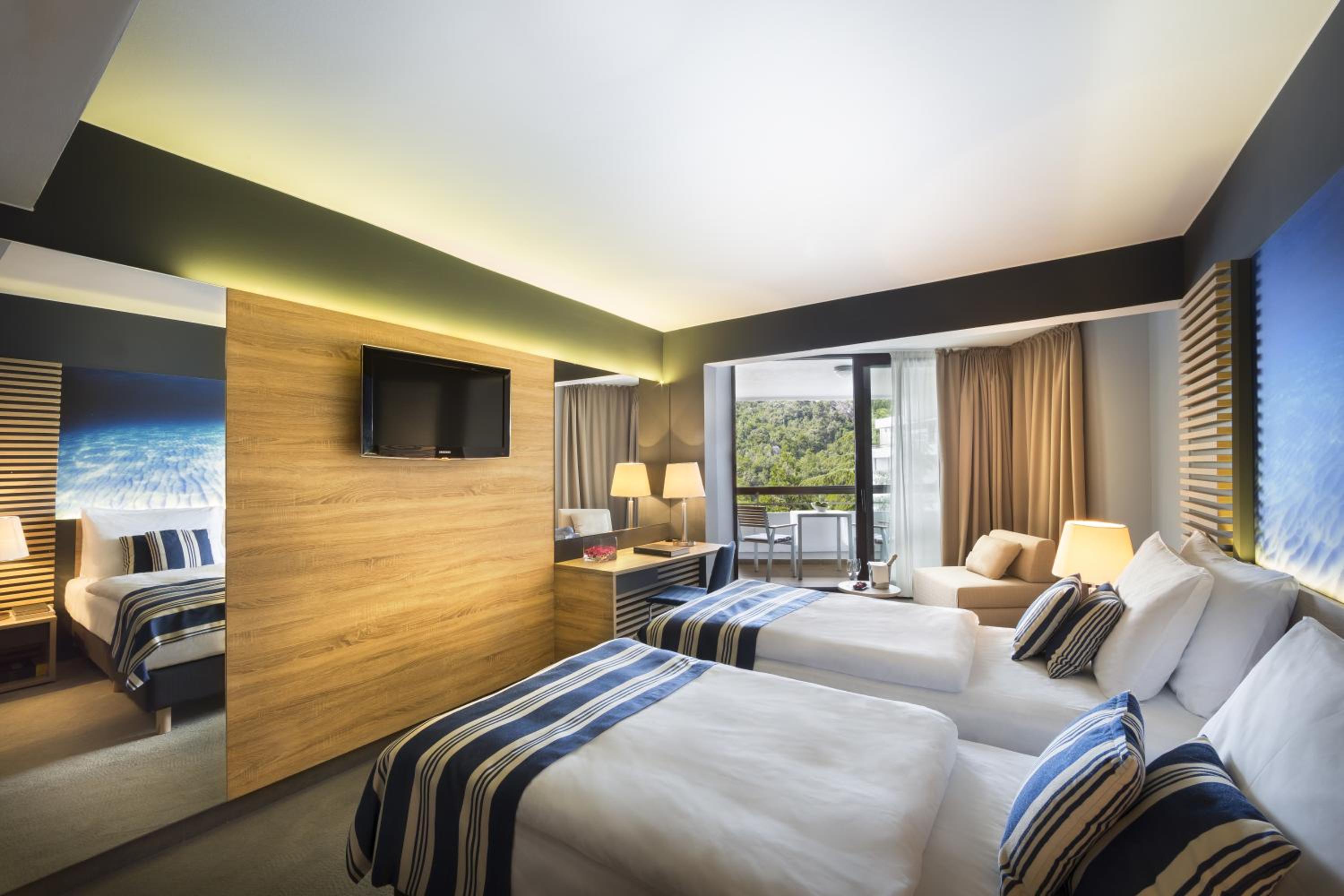 Junior Suite - Photo 1