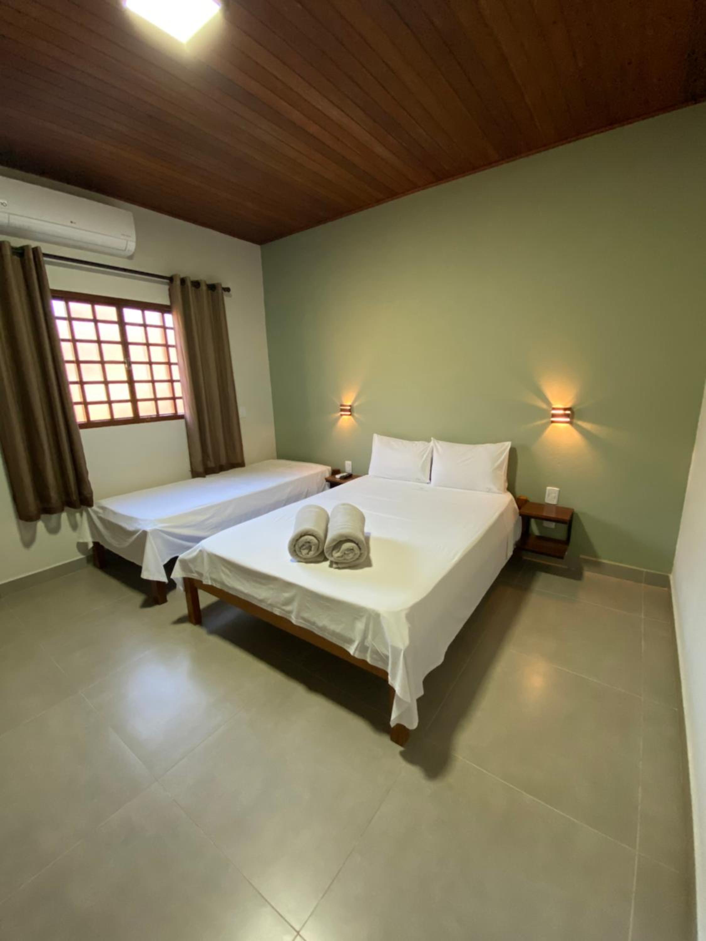 Suite - Photo 1