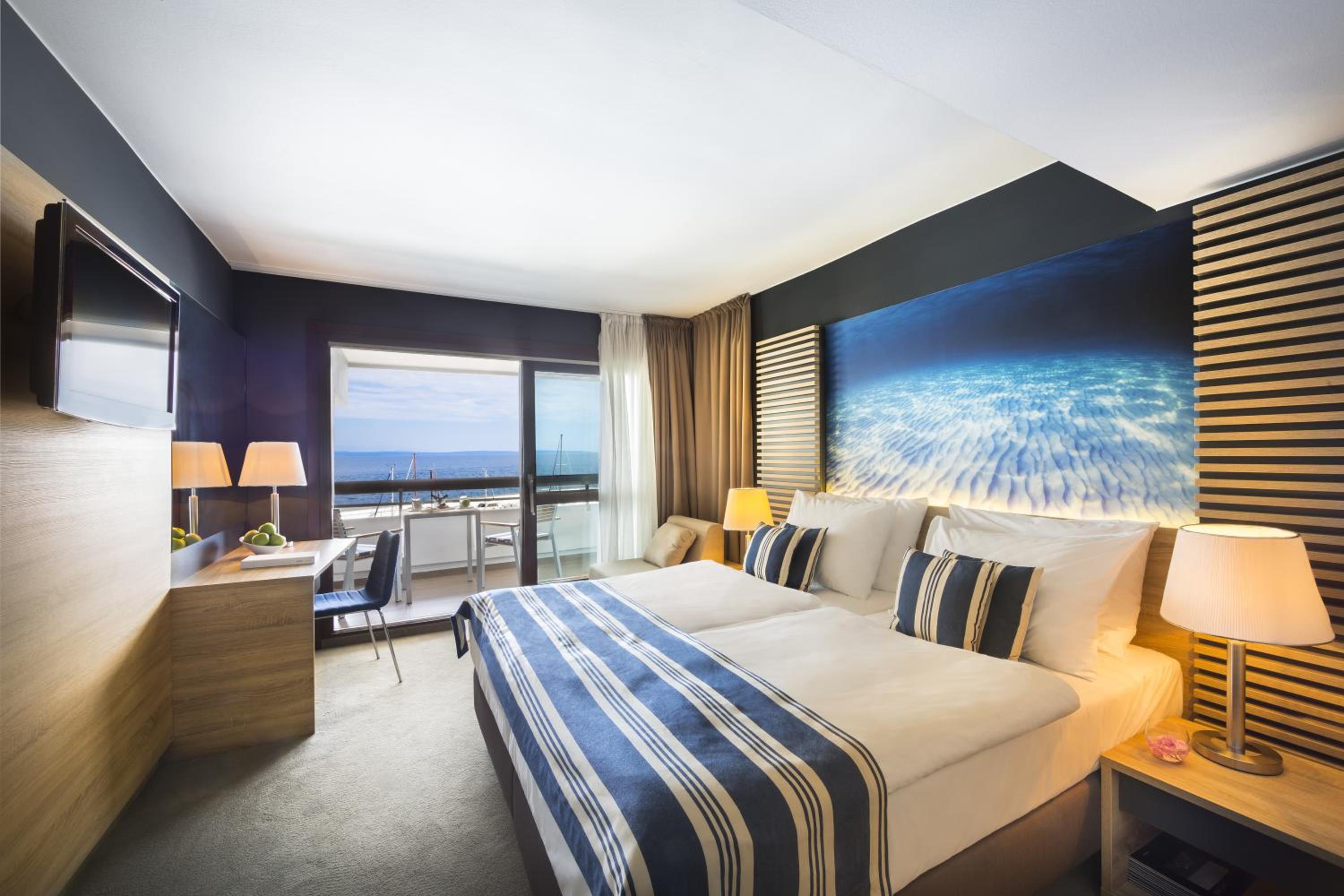 Superior Single Room with Sea View - Photo 1