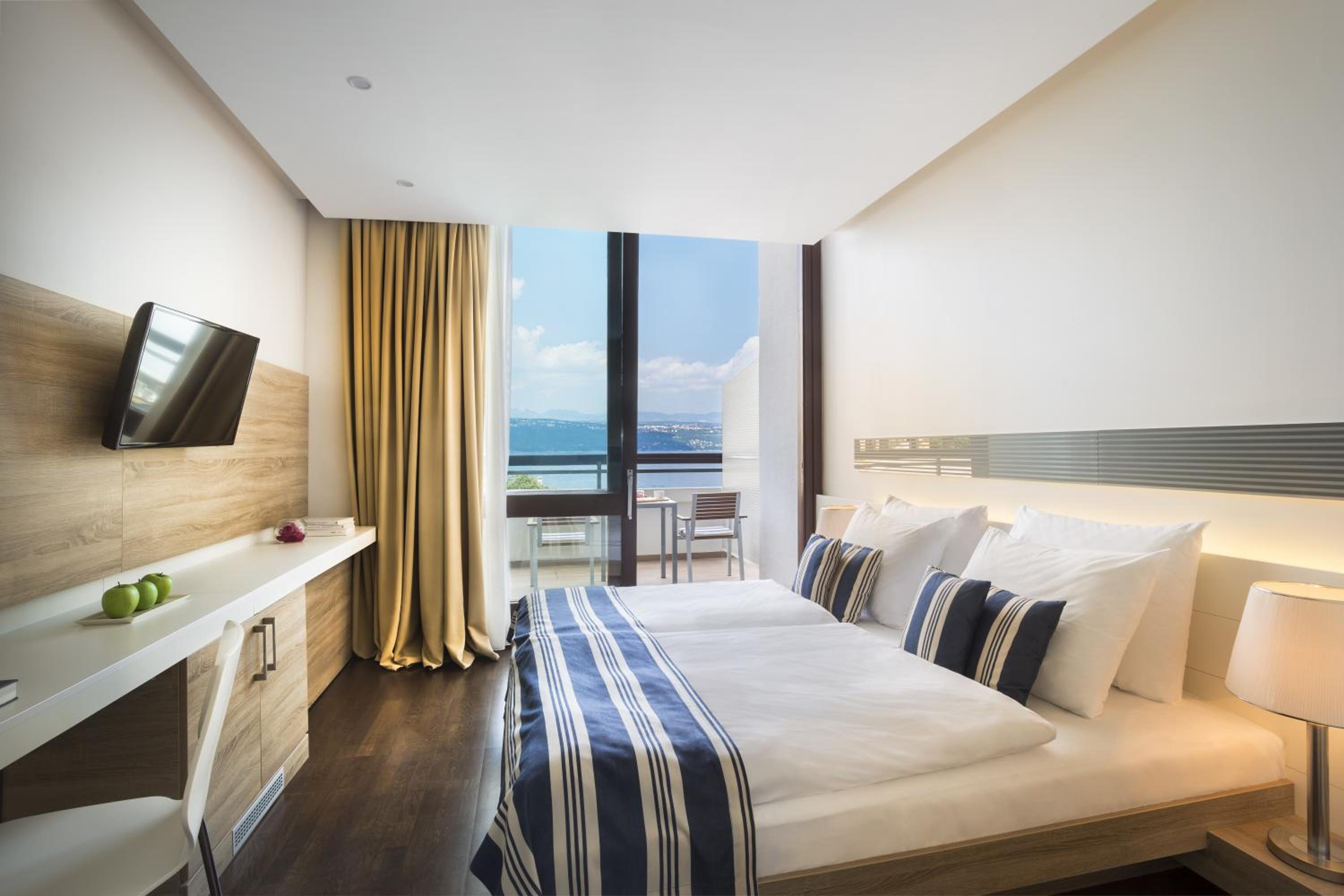 Premium Double Room with Sea View - Photo 1