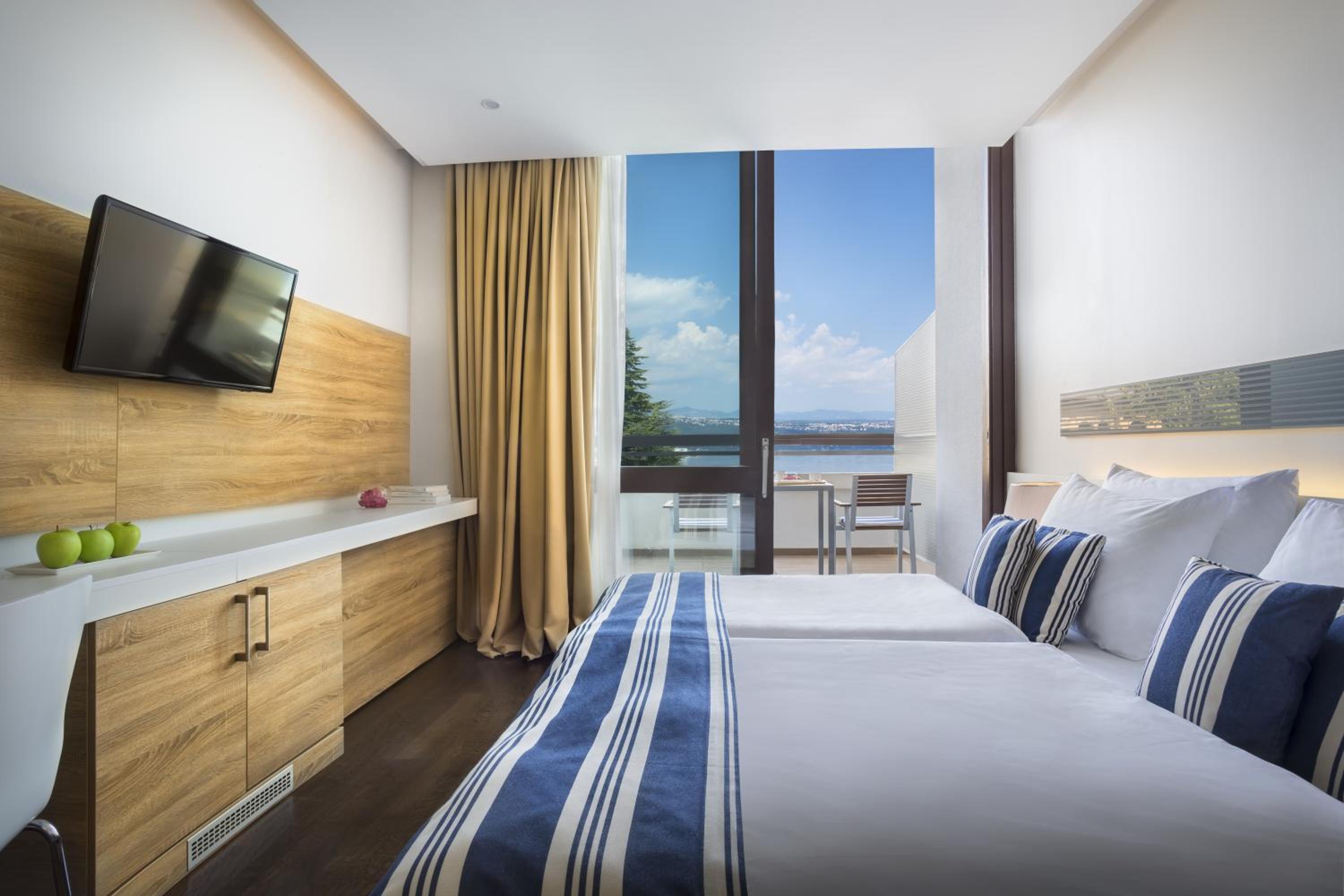 Premium Double Room with Sea View - Photo 5