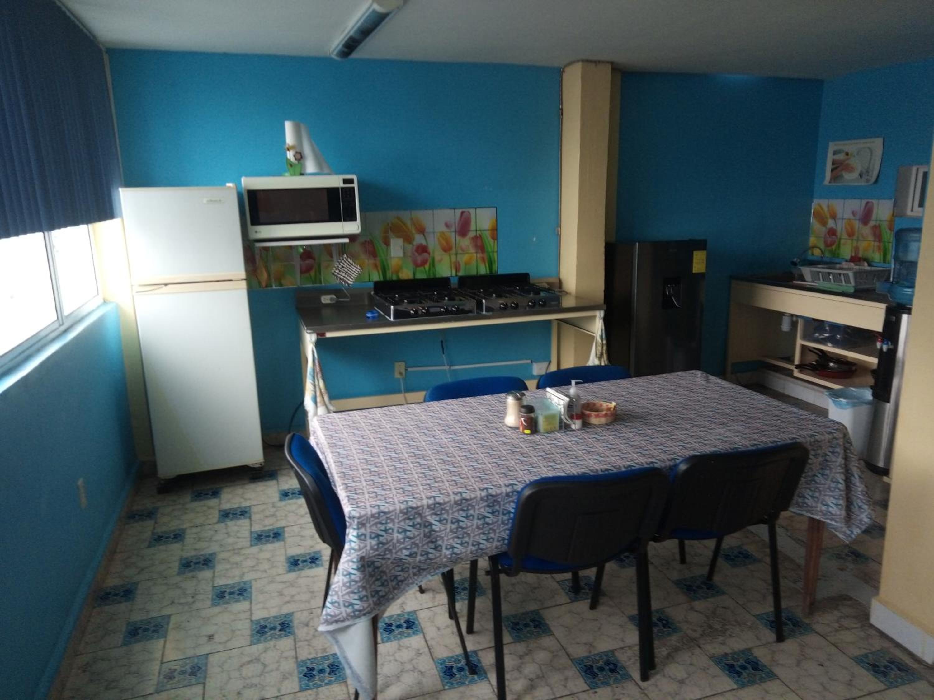 Twin Room - Photo 11
