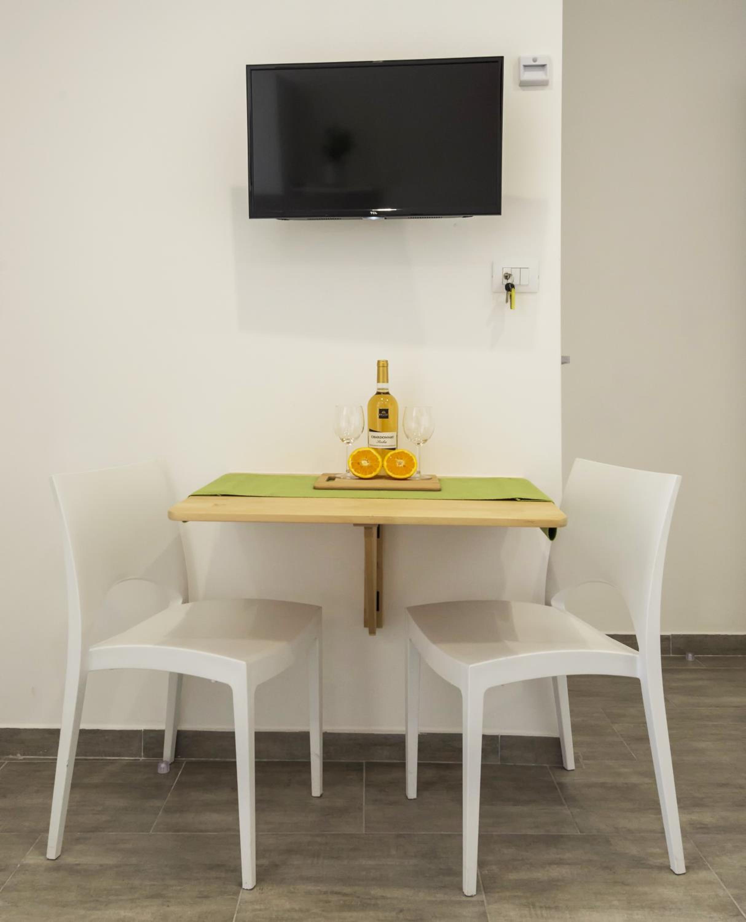 One-Bedroom Apartment - Photo 23