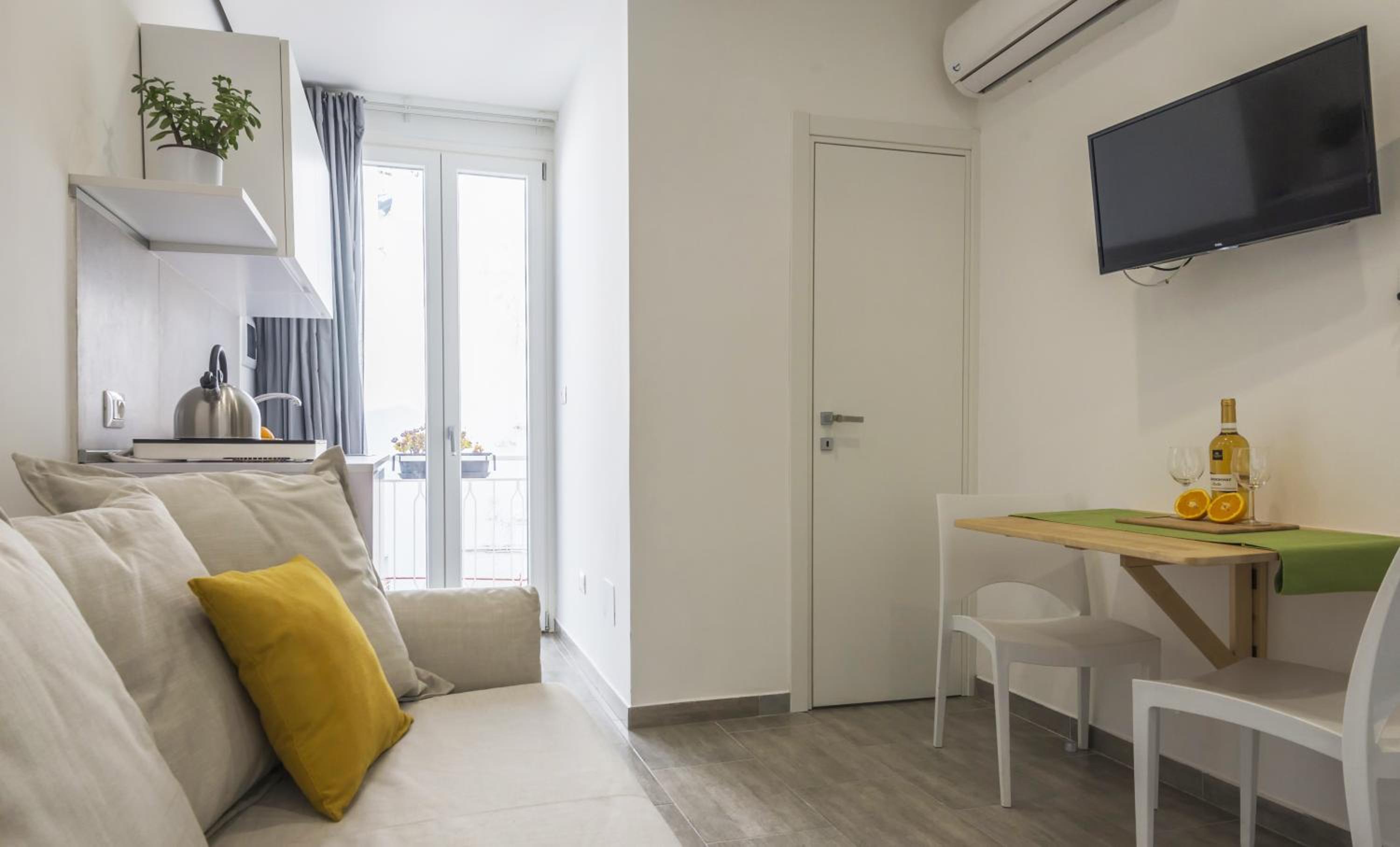 One-Bedroom Apartment - Photo 1