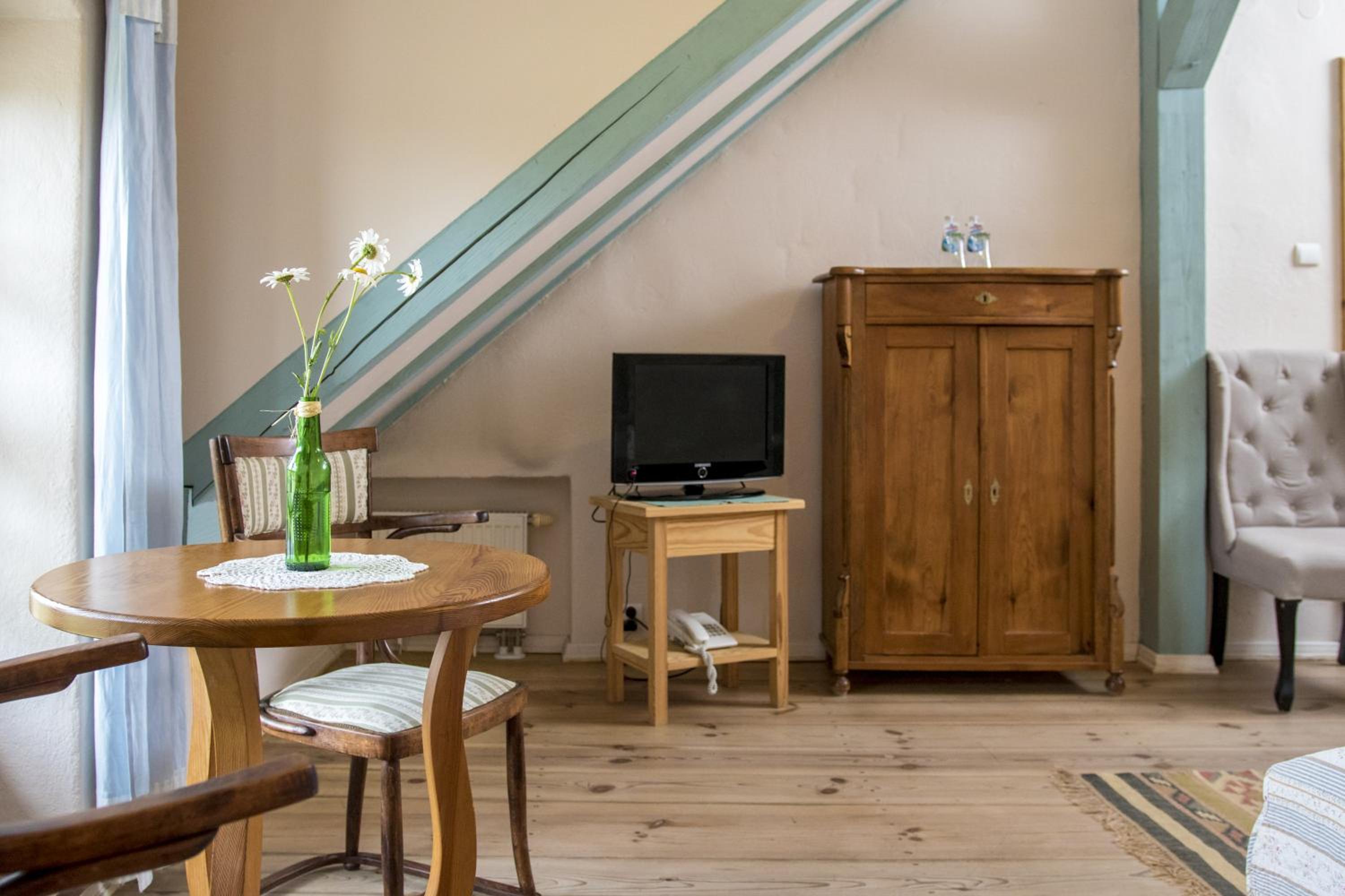 Standard Double or Twin Room - Photo 6