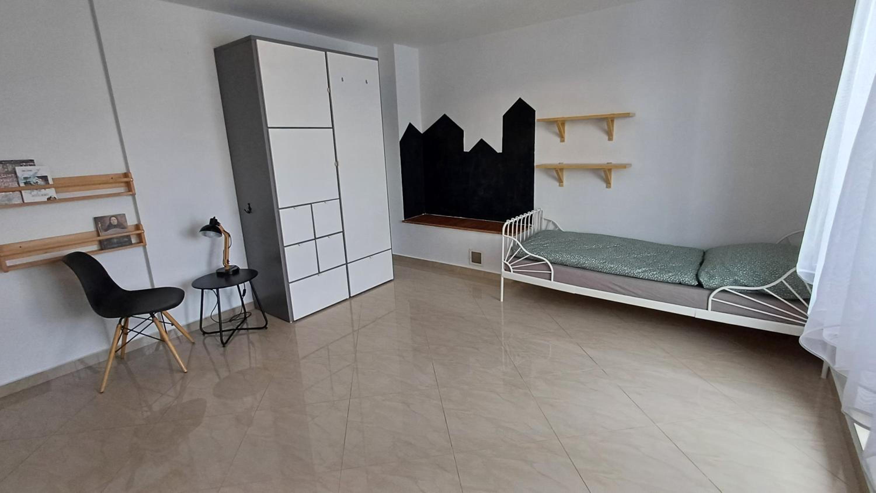 Four-Bedroom House photo 1