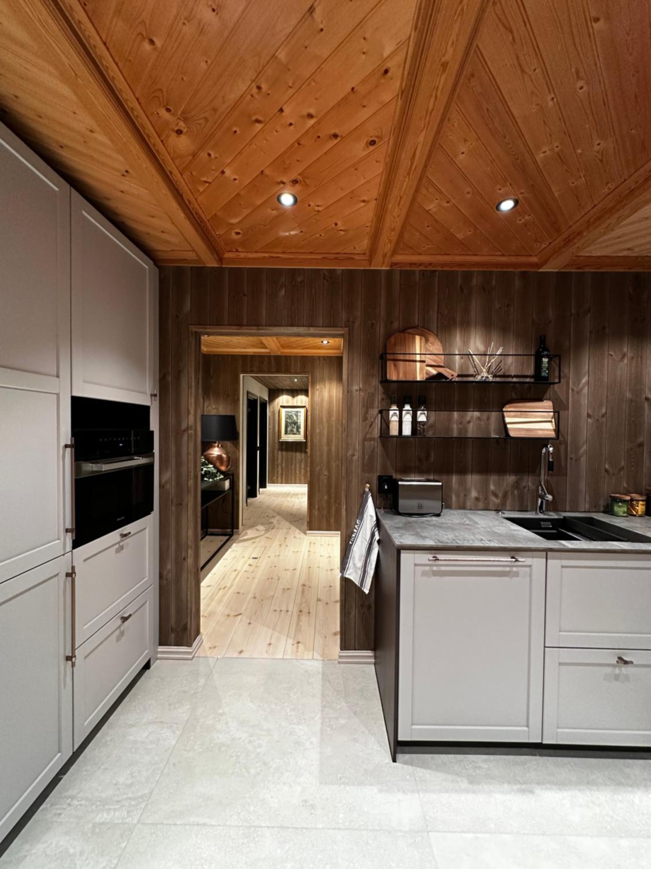 Three-Bedroom House photo 2