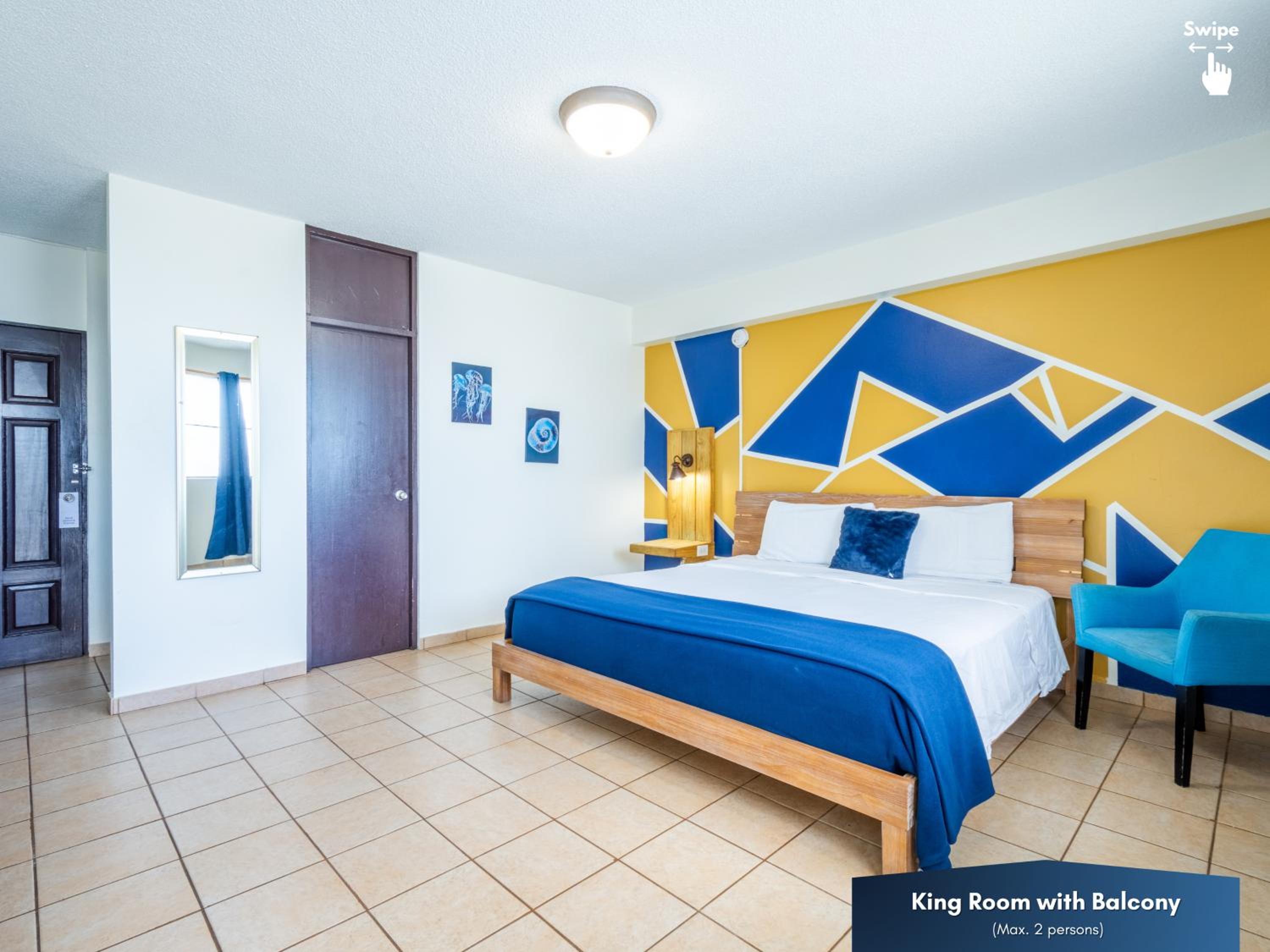King Room with Balcony photo 3