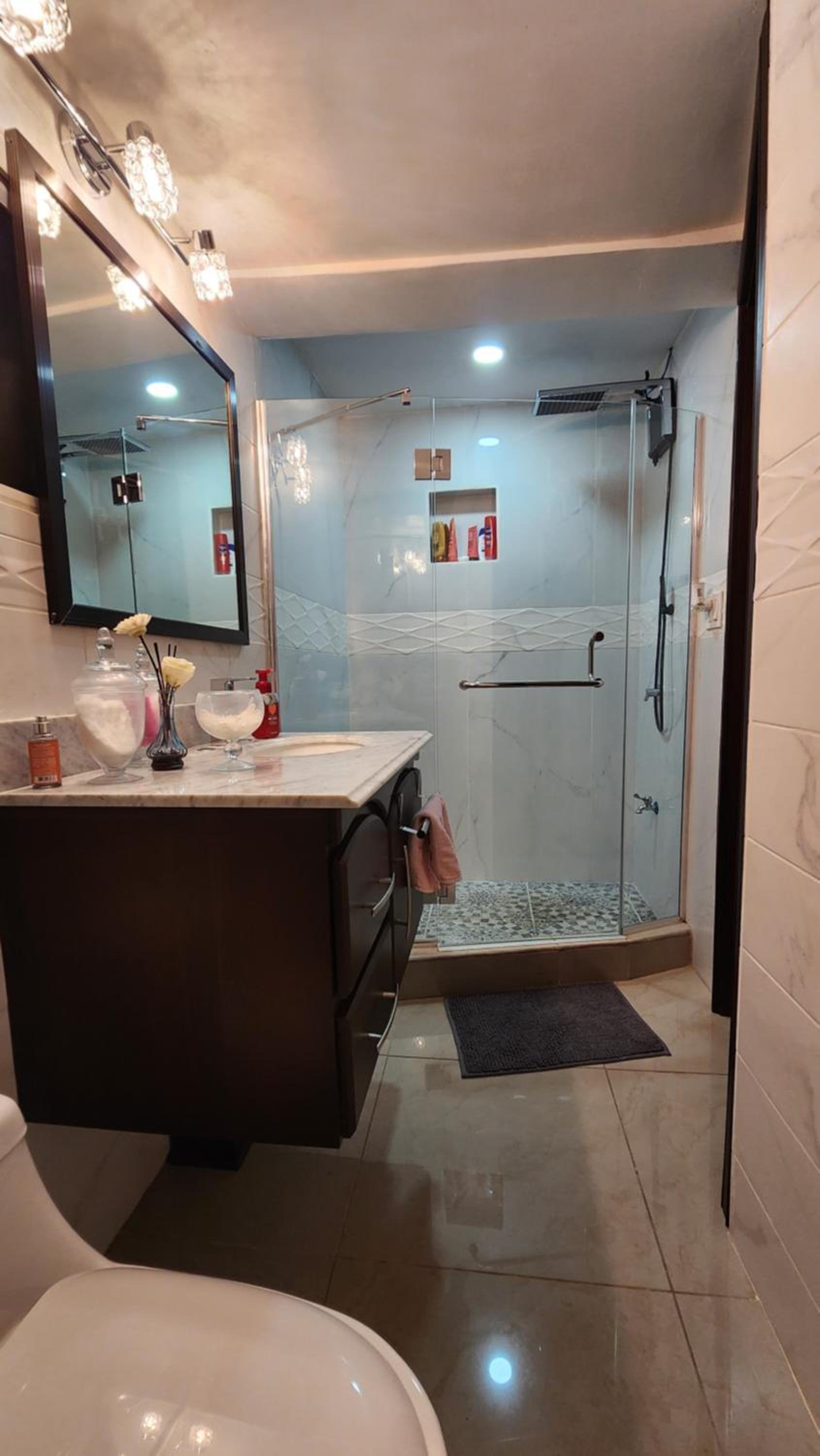 Three-Bedroom House photo 3