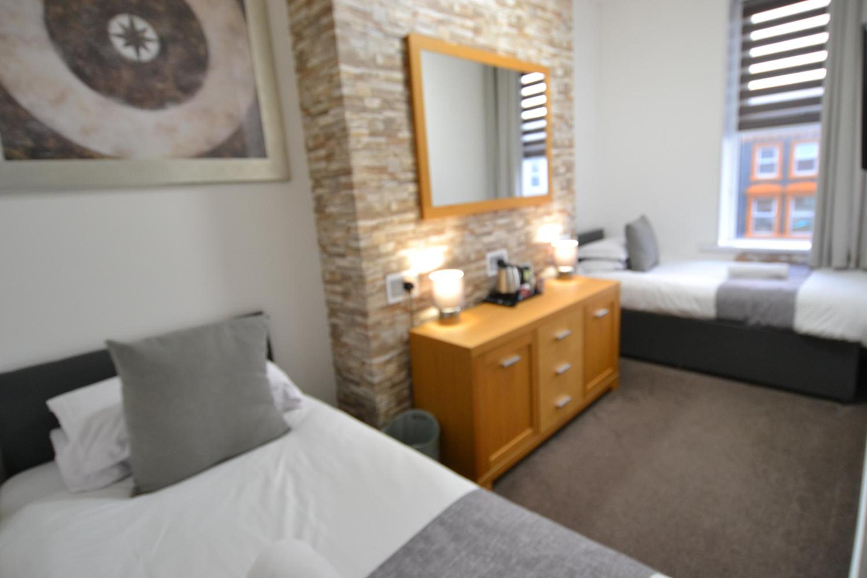 Twin Room with Shower