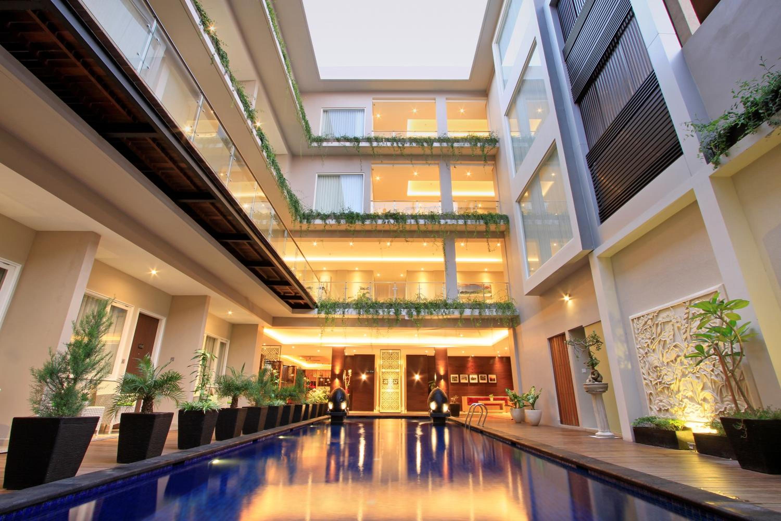 Deluxe Double or Twin Room with Balcony photo 3