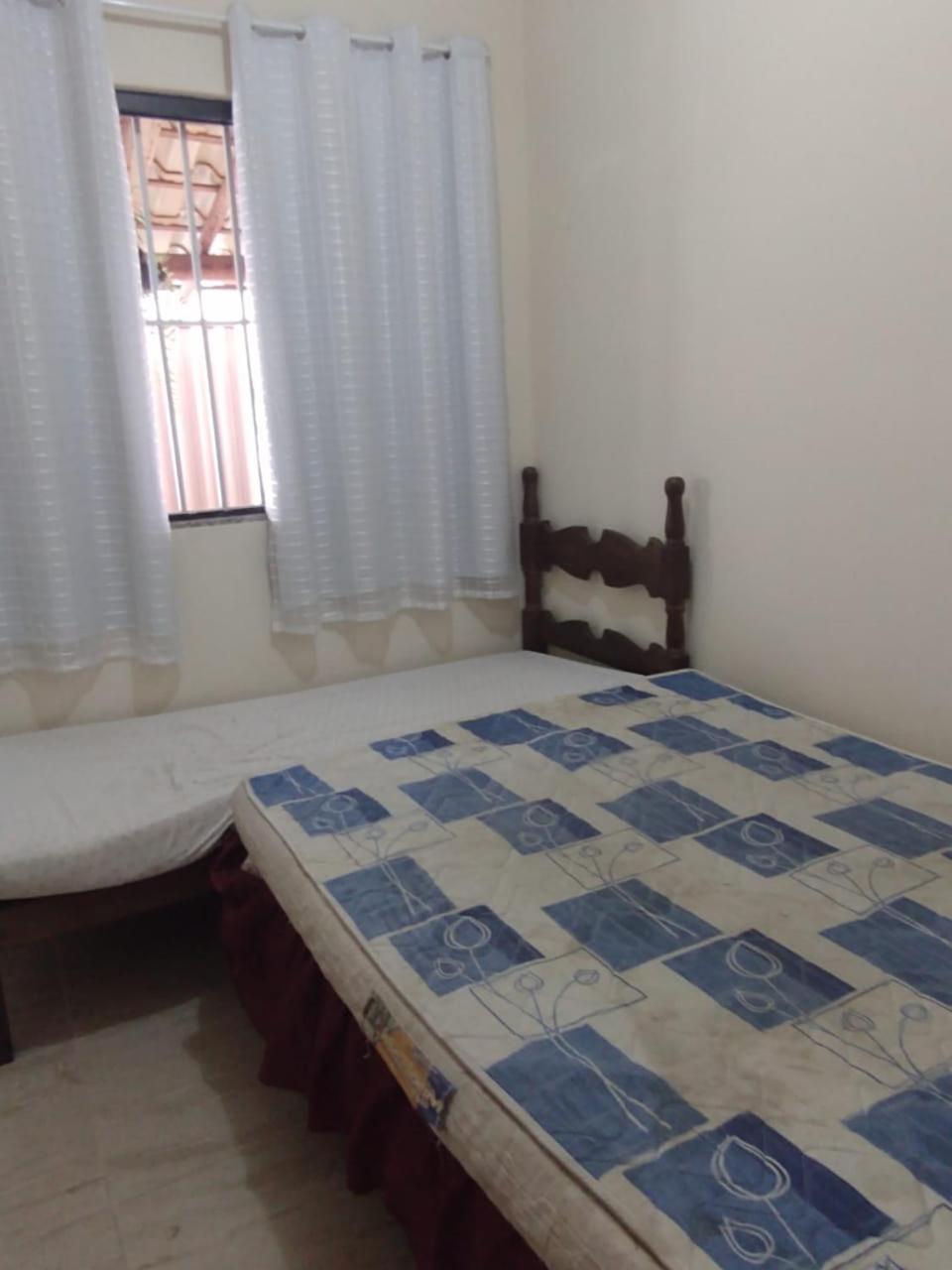 Five-Bedroom House photo 1