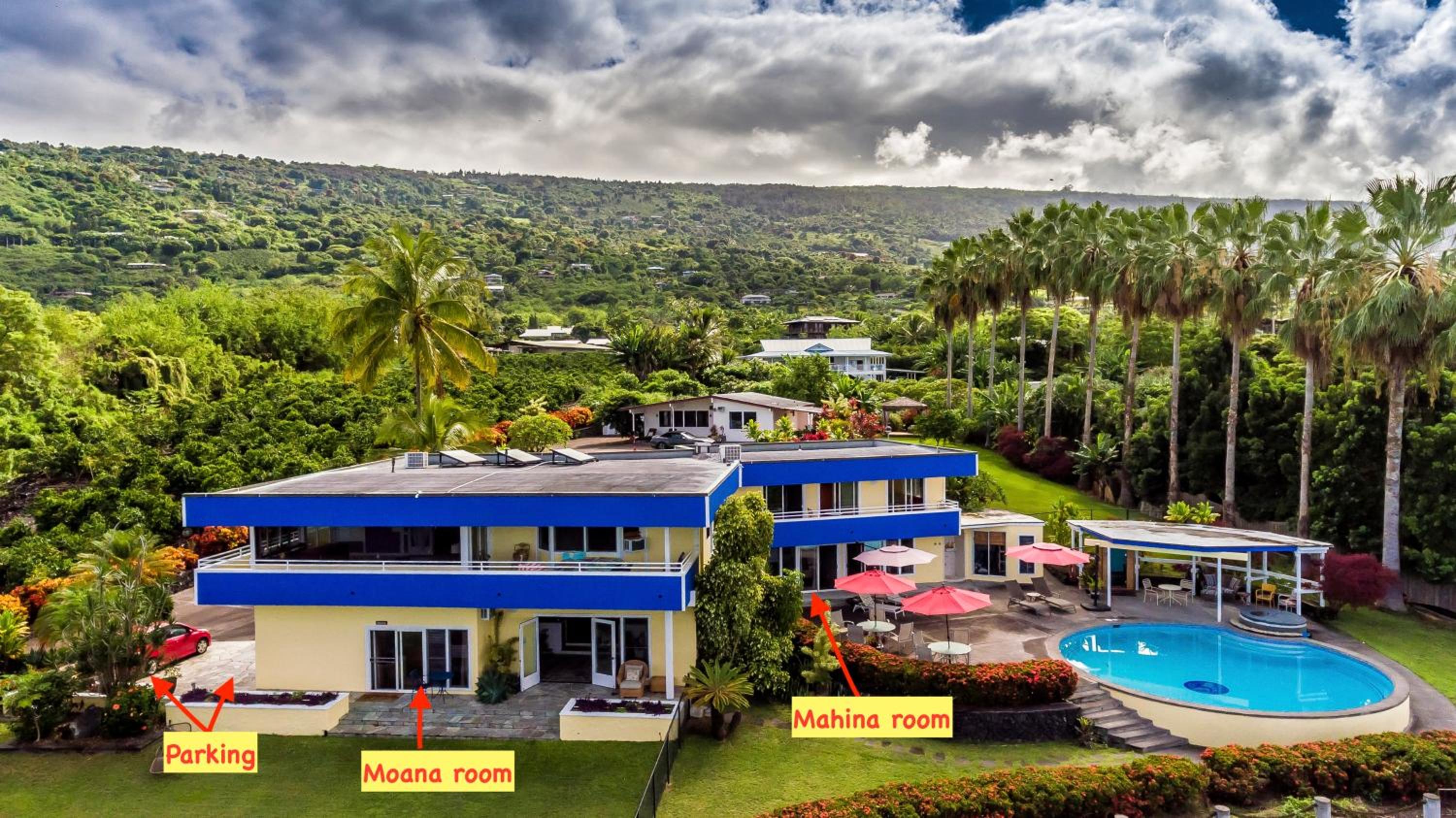 Deluxe Double or Twin Room with Pool Access photo 3