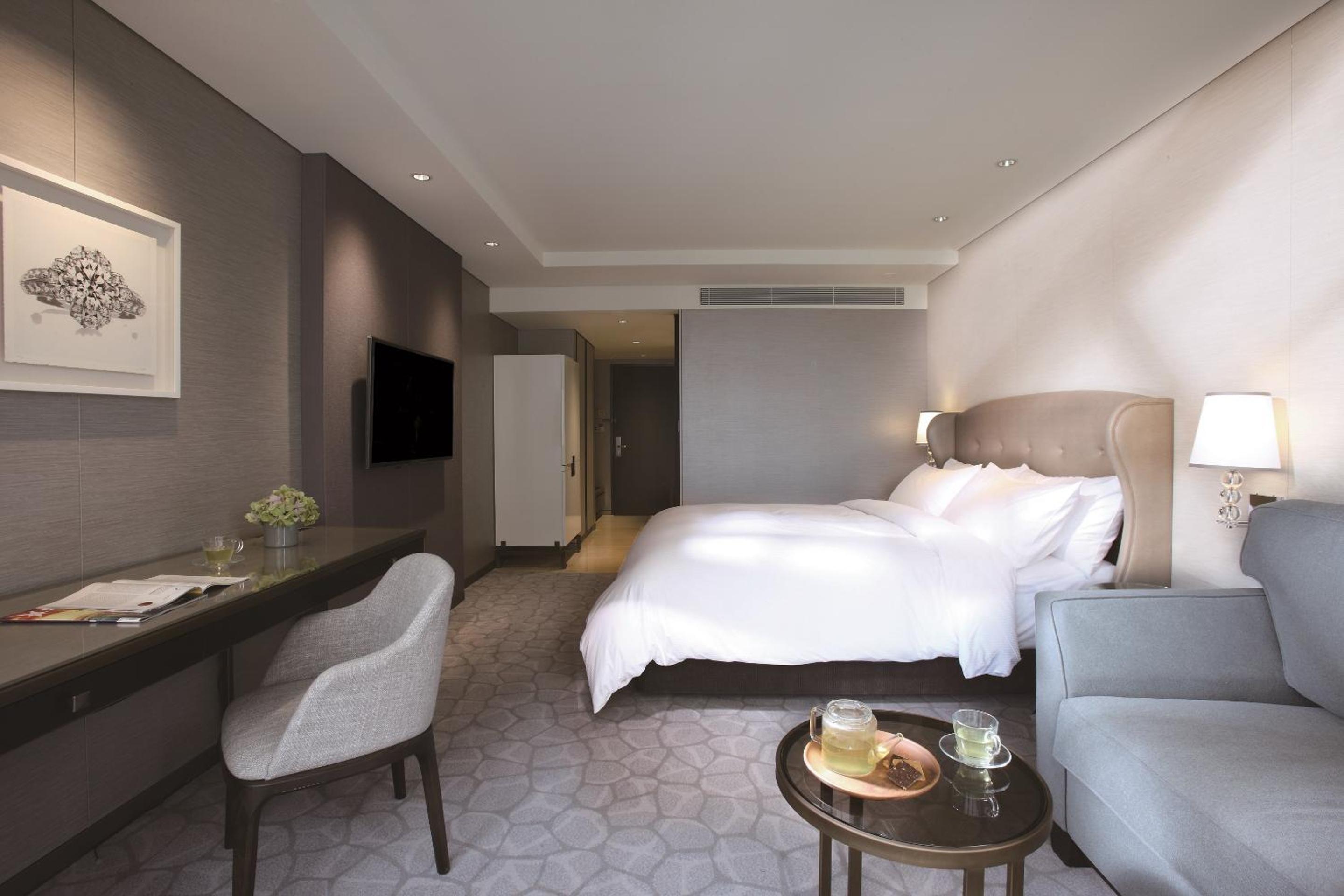 Deluxe Double Room  with City View - Annex - Photo 2