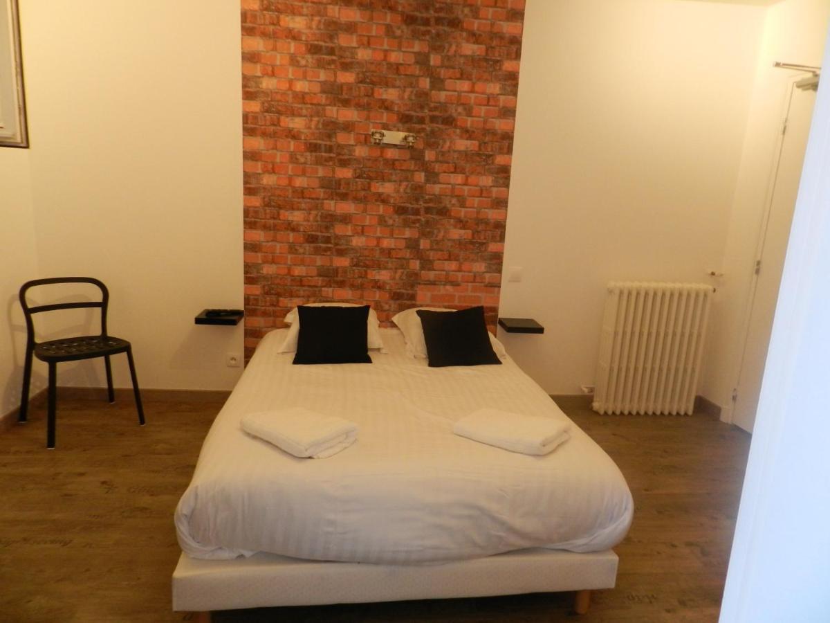 Deluxe Double Room (2 Adults + 1 Child) photo 1
