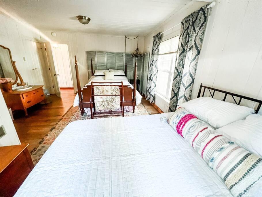 Three-Bedroom House photo 2