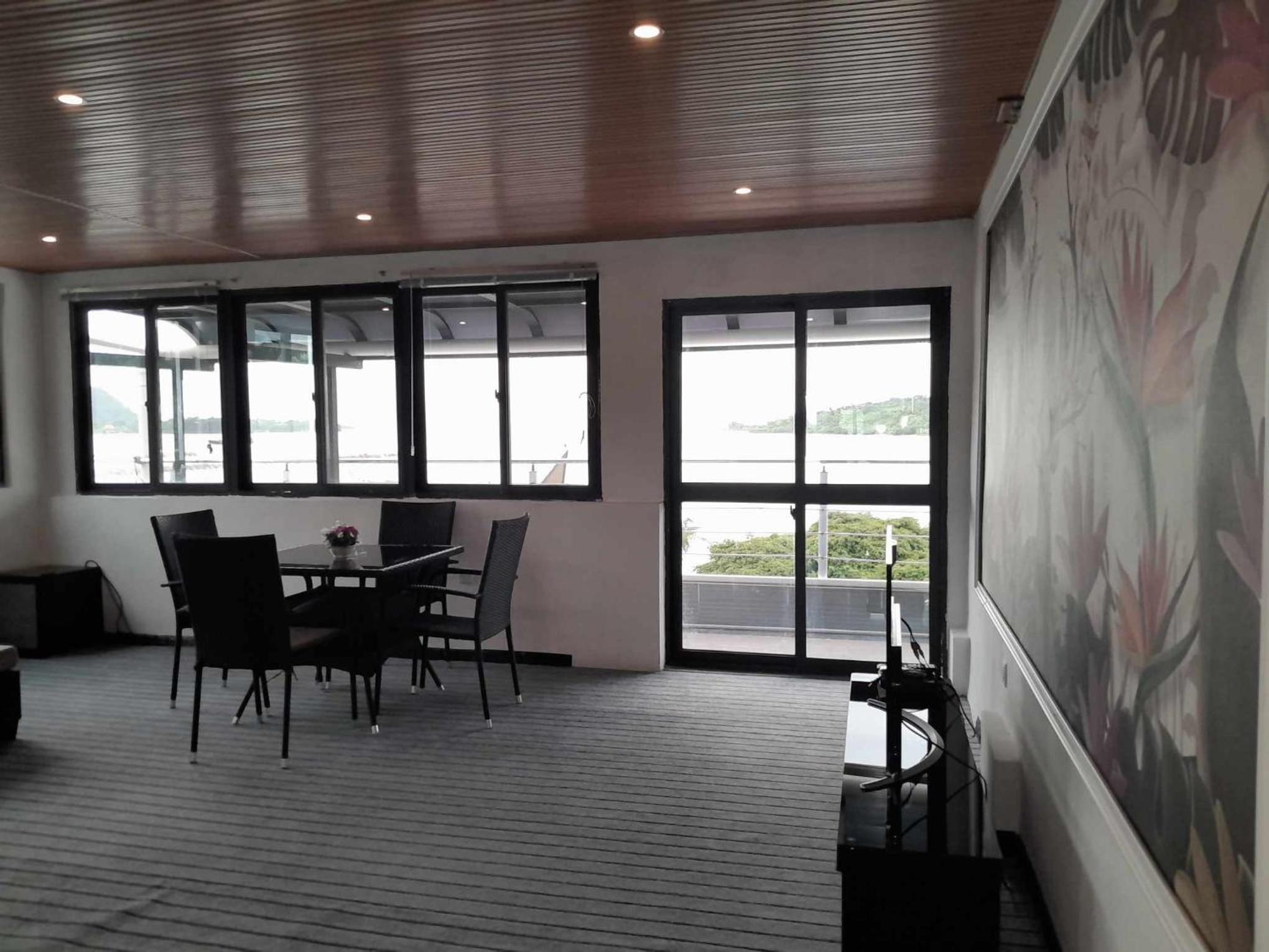 Standard Family Room photo 2