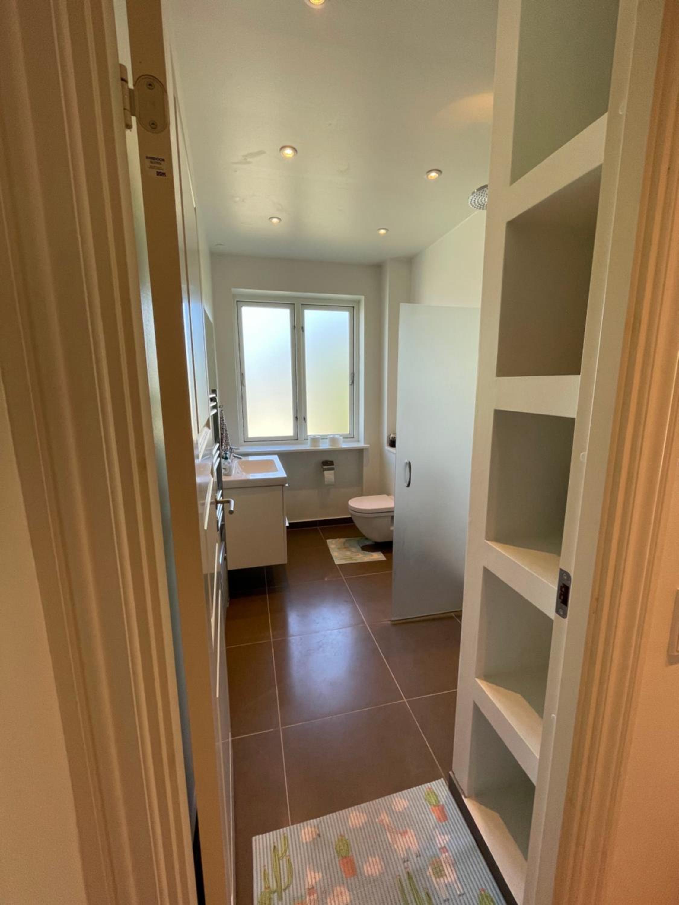 Single Room With Shared Bathroom photo 2