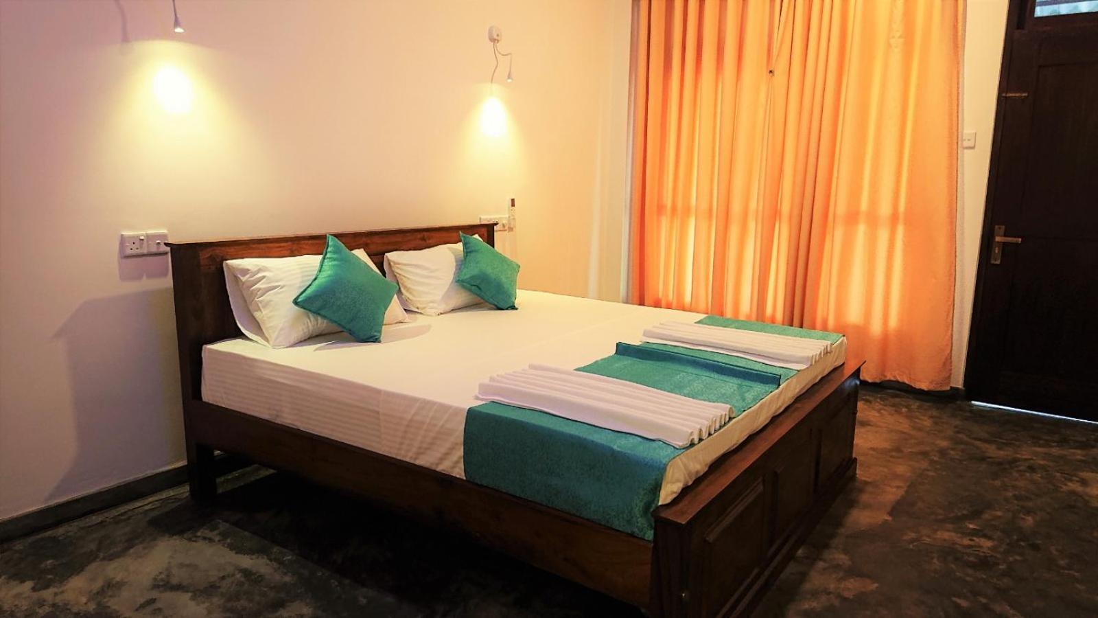 Standard King Room photo 1