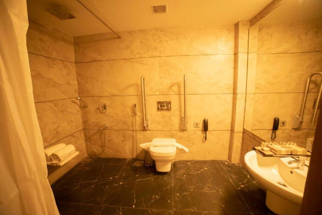 Deluxe Room - Photo 4