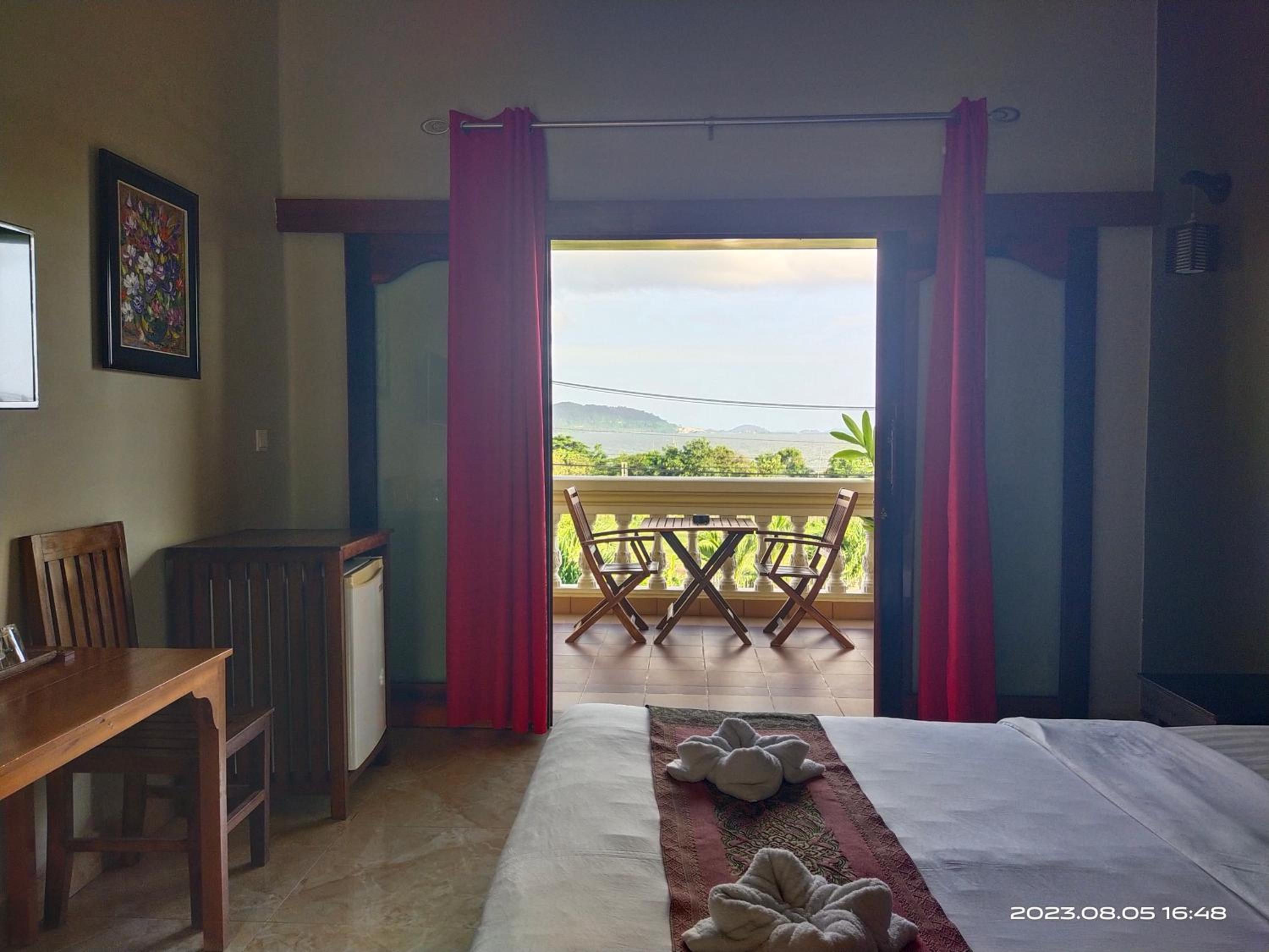 Deluxe Double Room with Balcony and Sea View photo 3