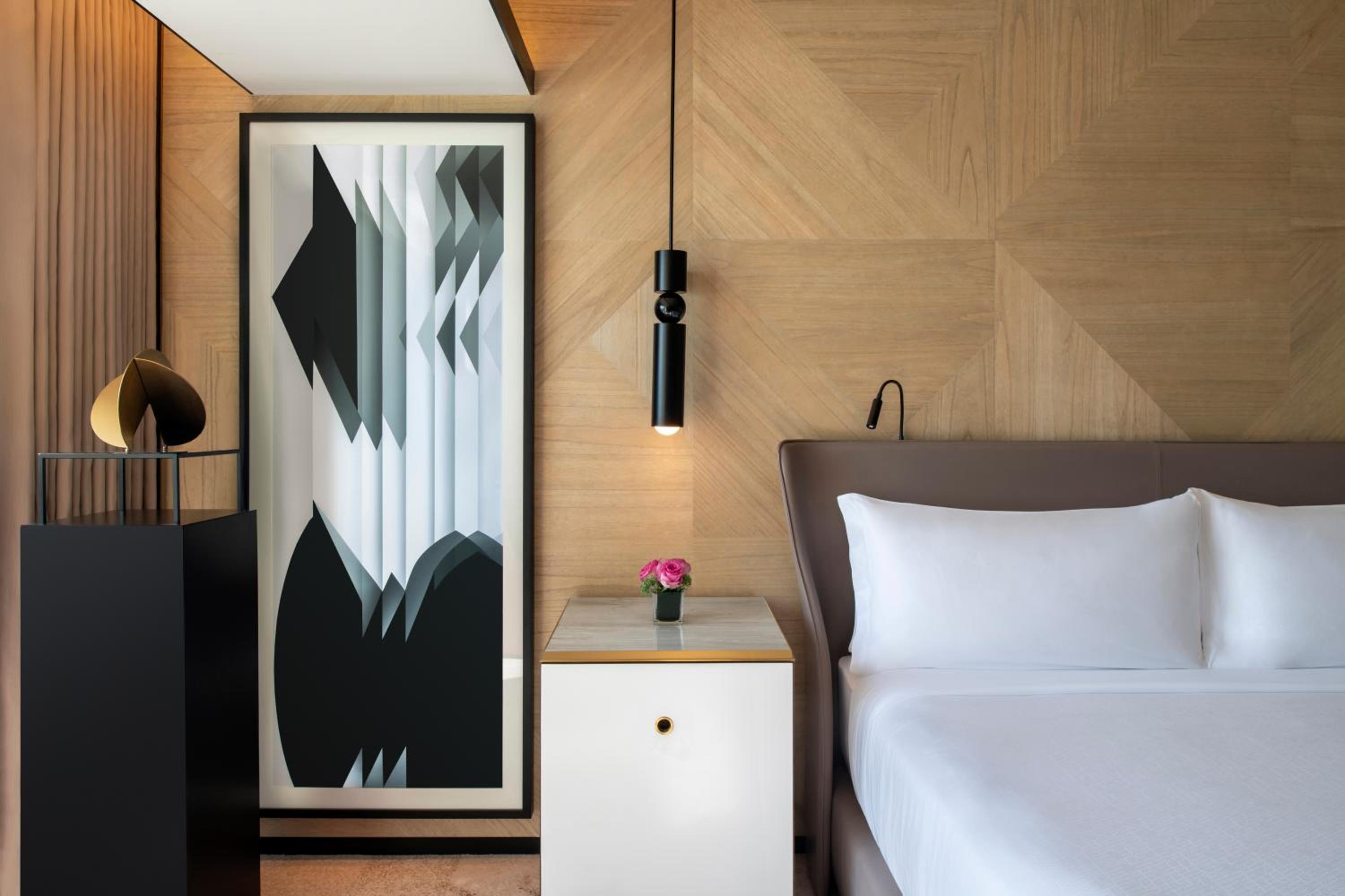 Premium Room with Sea View and Balcony - Photo 4