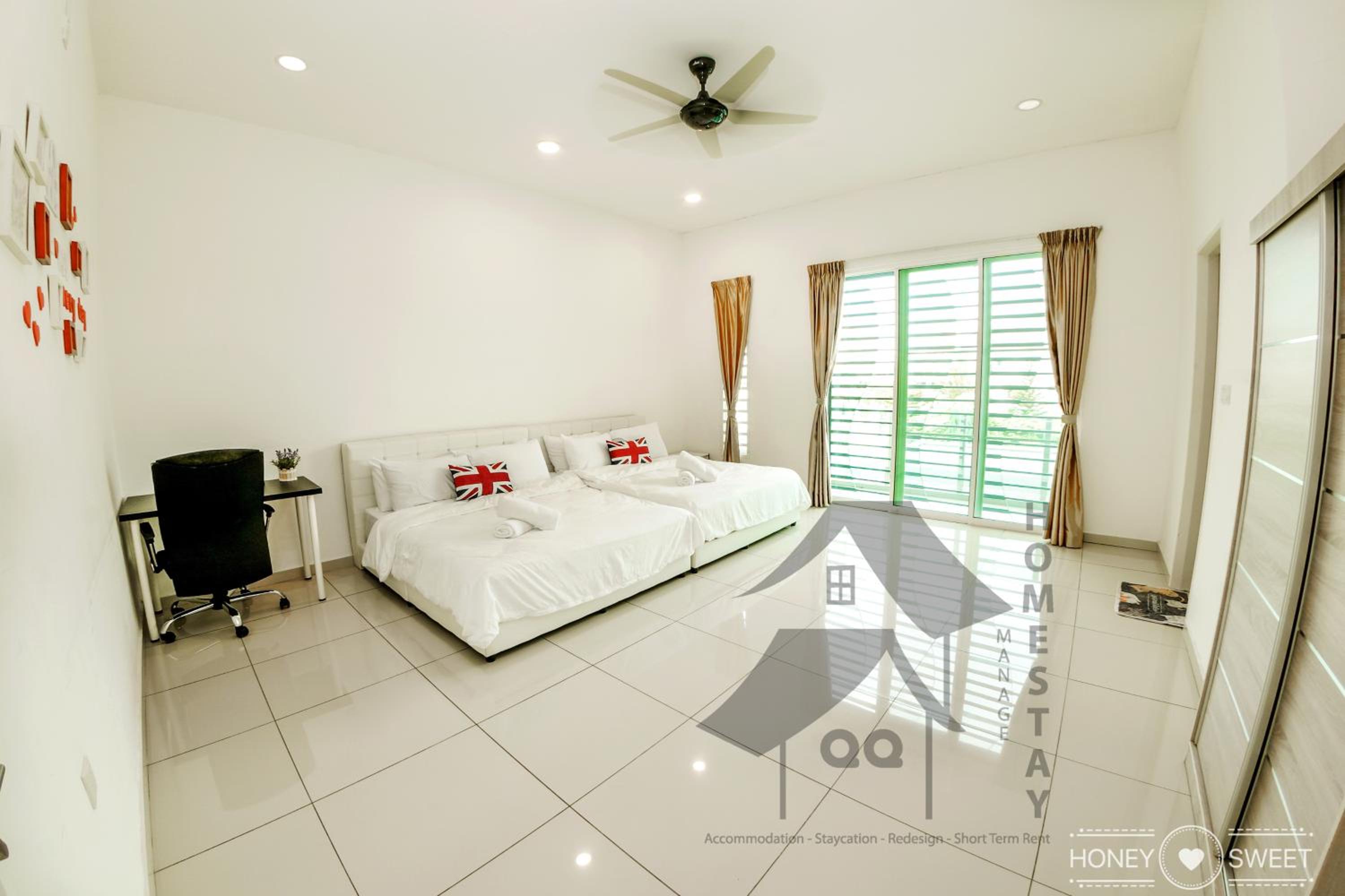 Four-Bedroom House photo 1