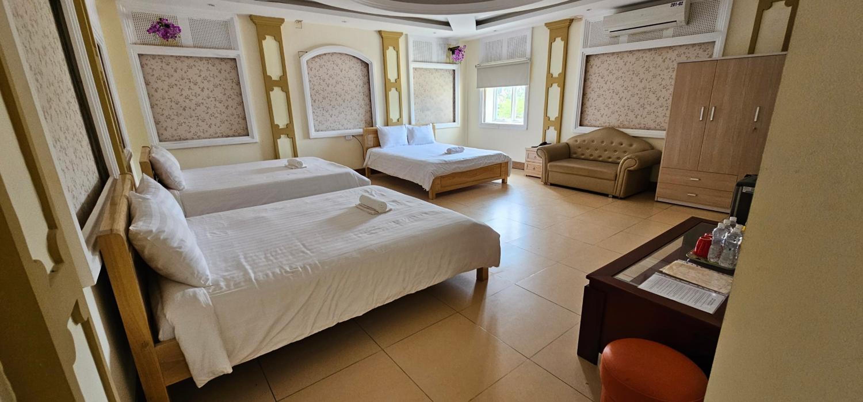 Deluxe Family Room