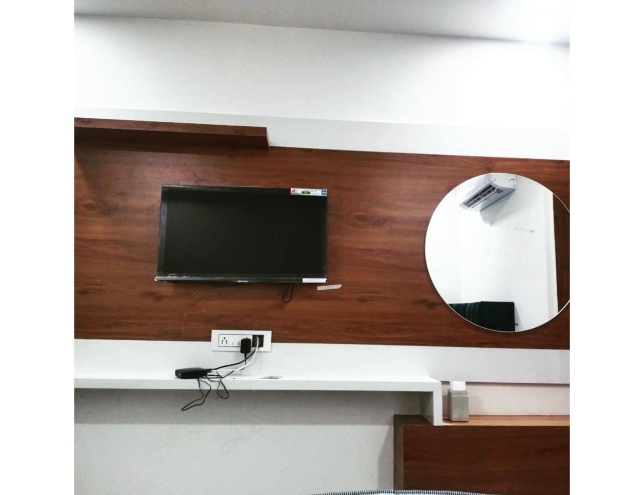 Family Room photo 2
