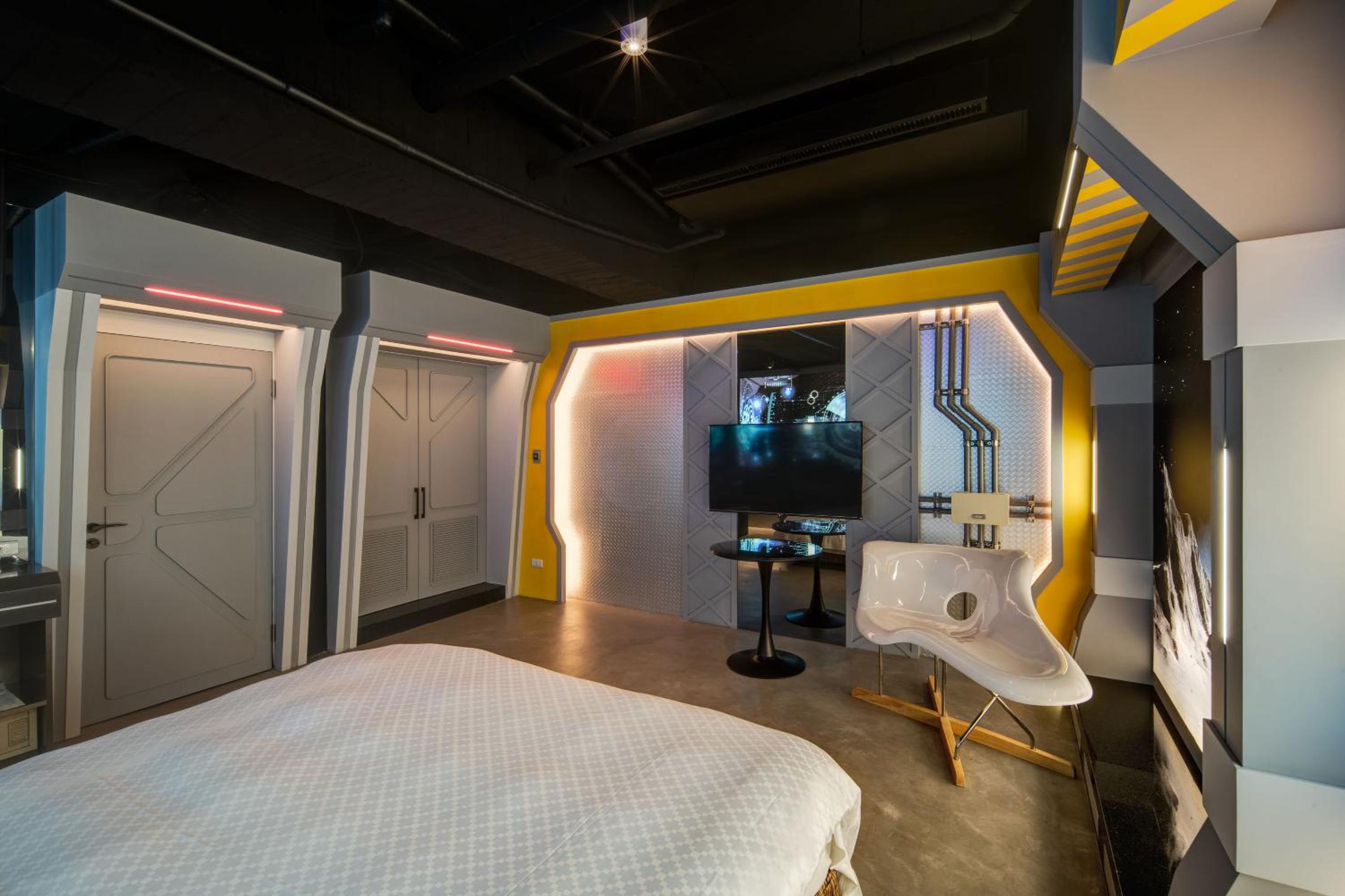 Deluxe Double Room - Check-in after 20:00 - Photo 19