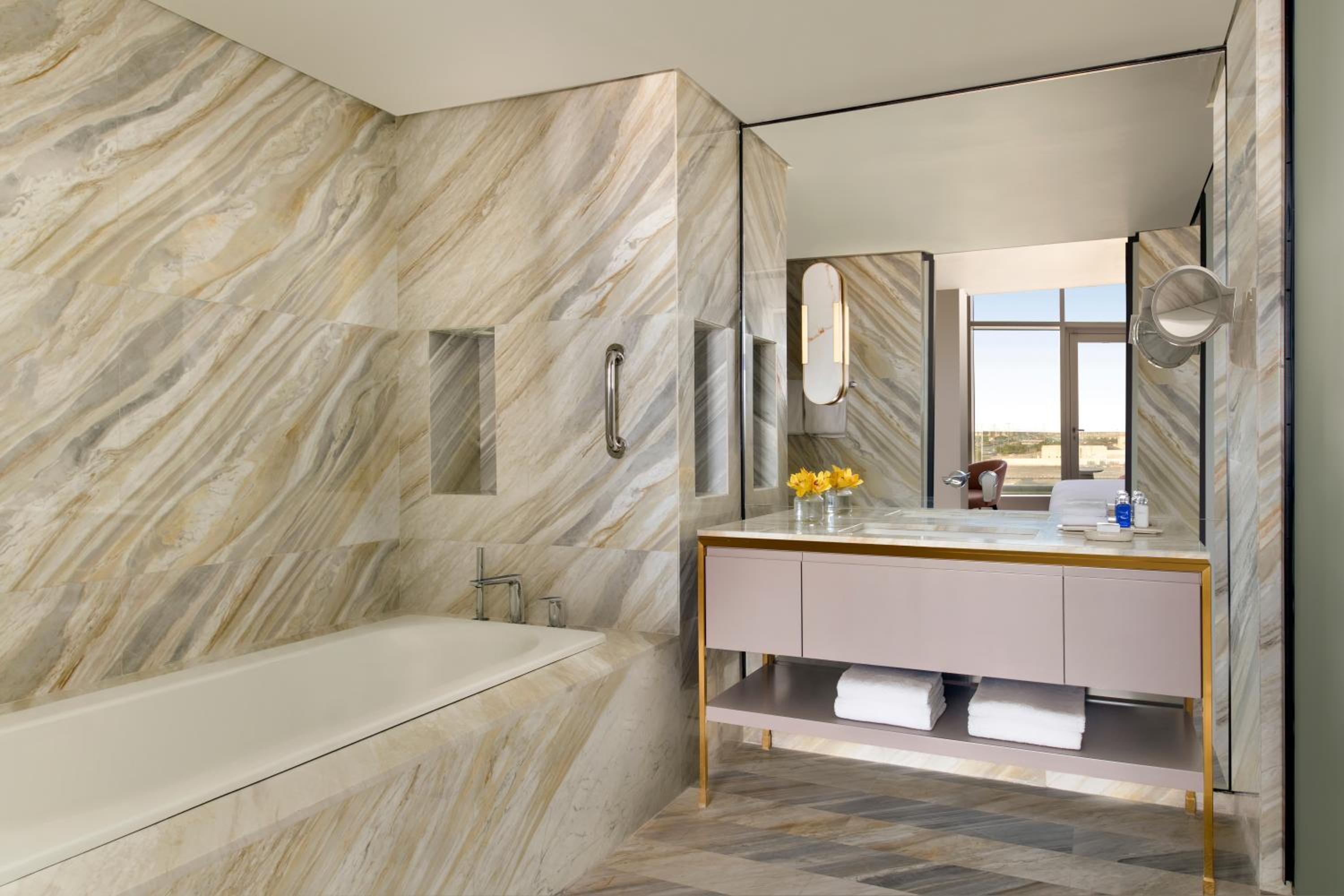 Senior Suite - Photo 5