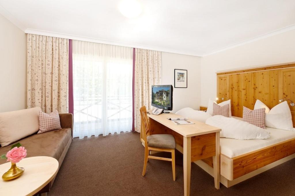 Superior Double Room with Sofa - Photo 3