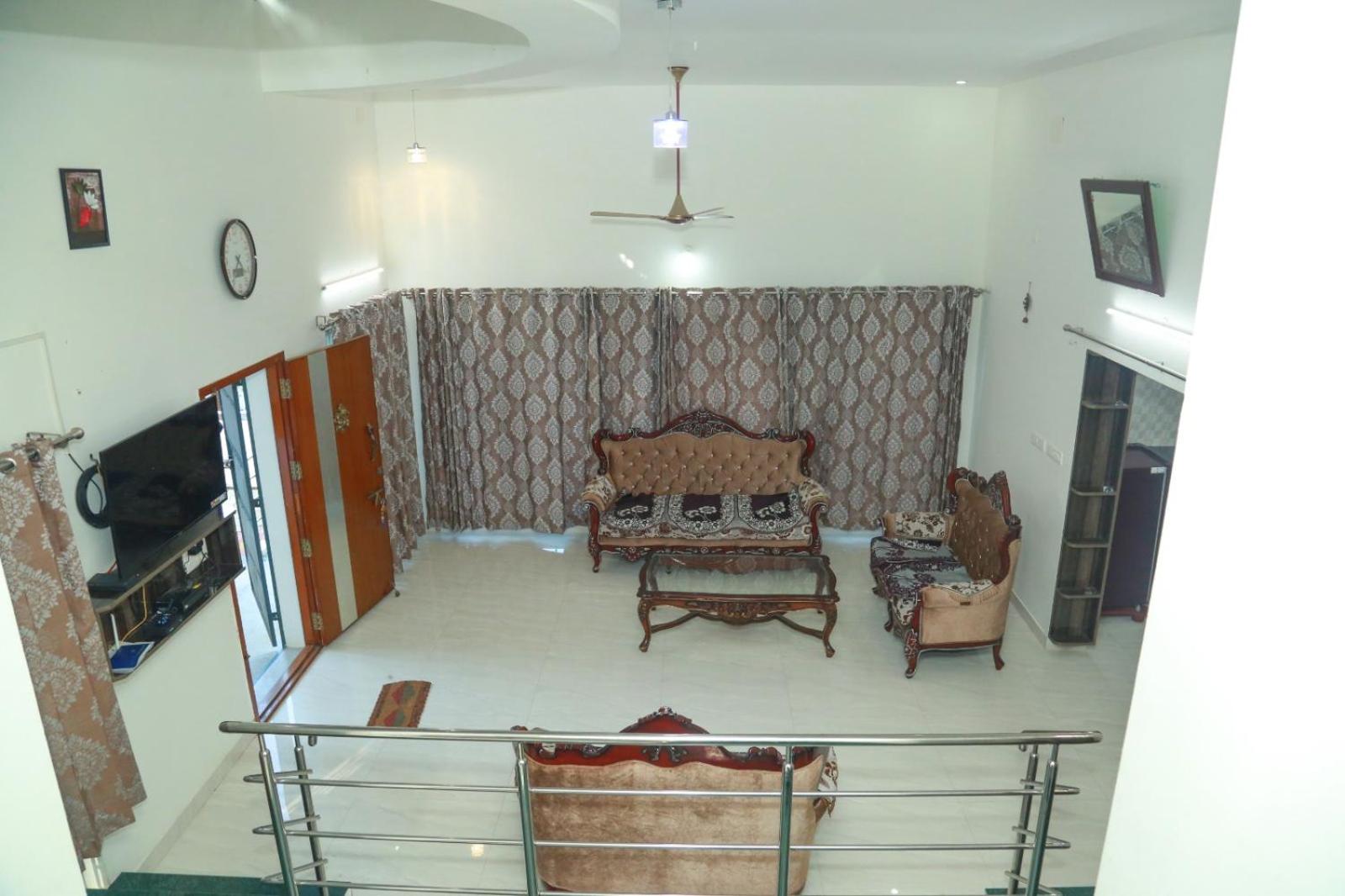 Three-Bedroom Villa - Photo 5