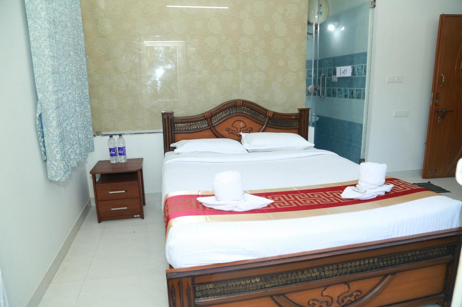 Three-Bedroom Villa - Photo 7