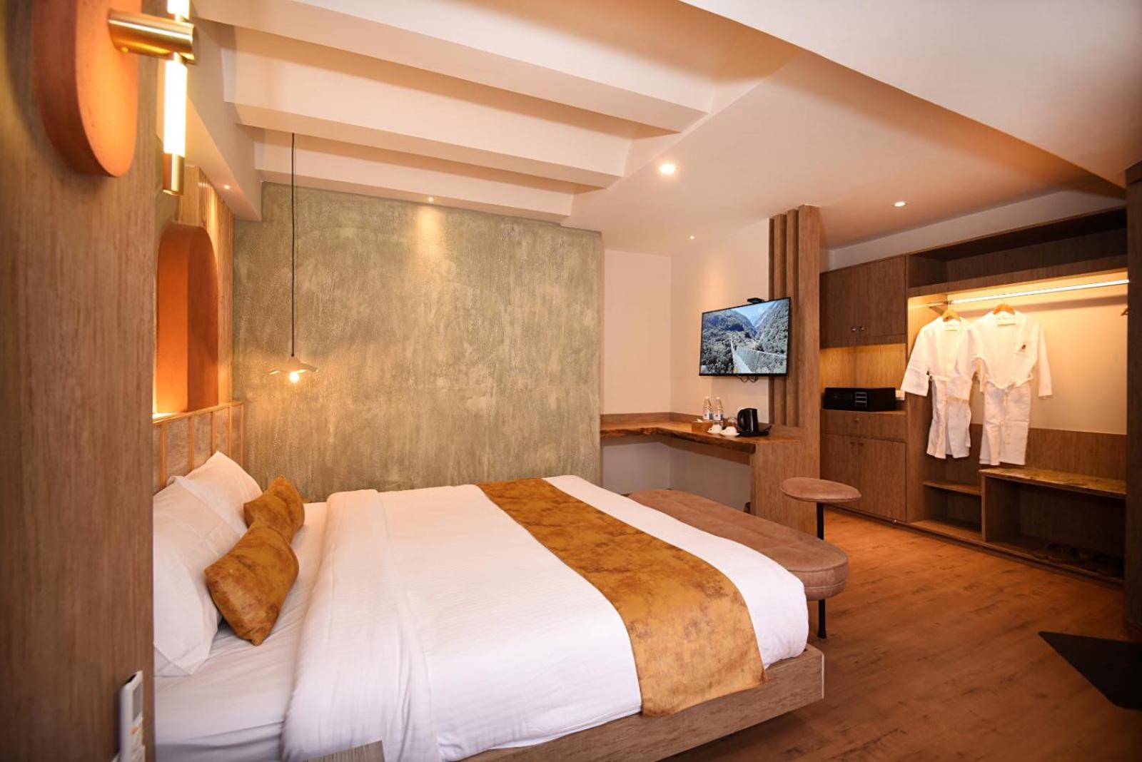 Superior Double Room - Photo 11