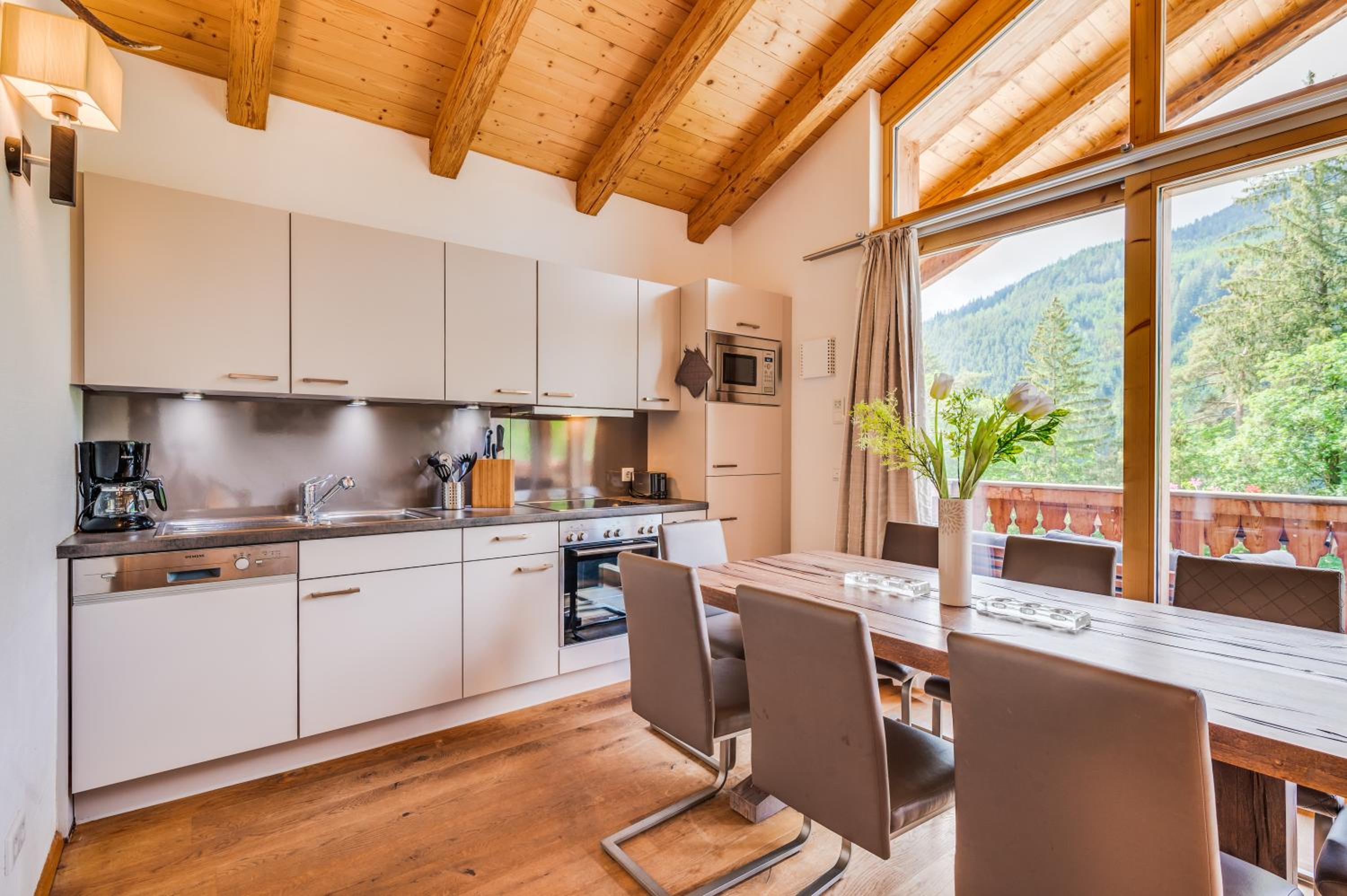 Three-Bedroom Chalet photo 3