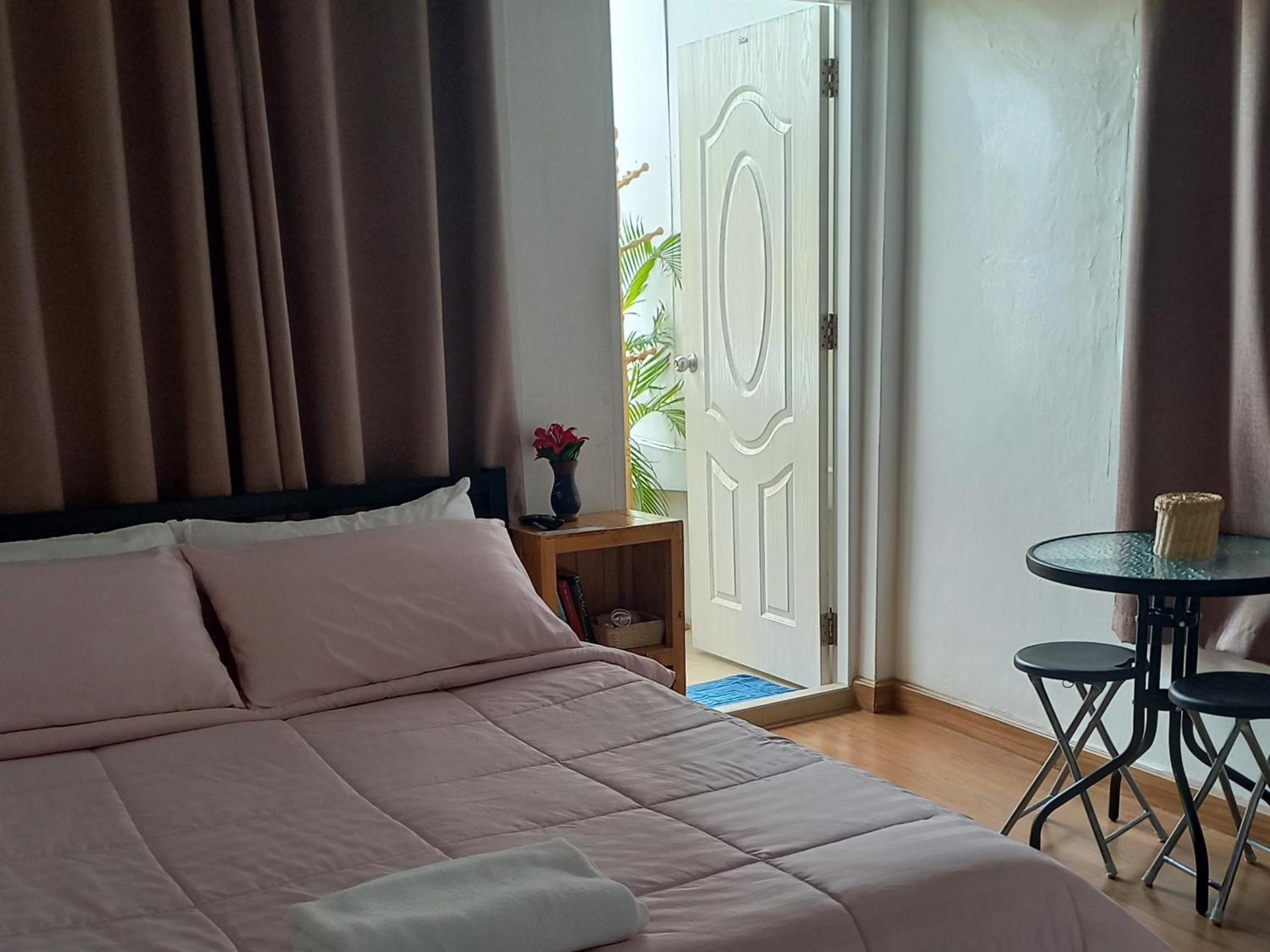 Deluxe King Room photo 2