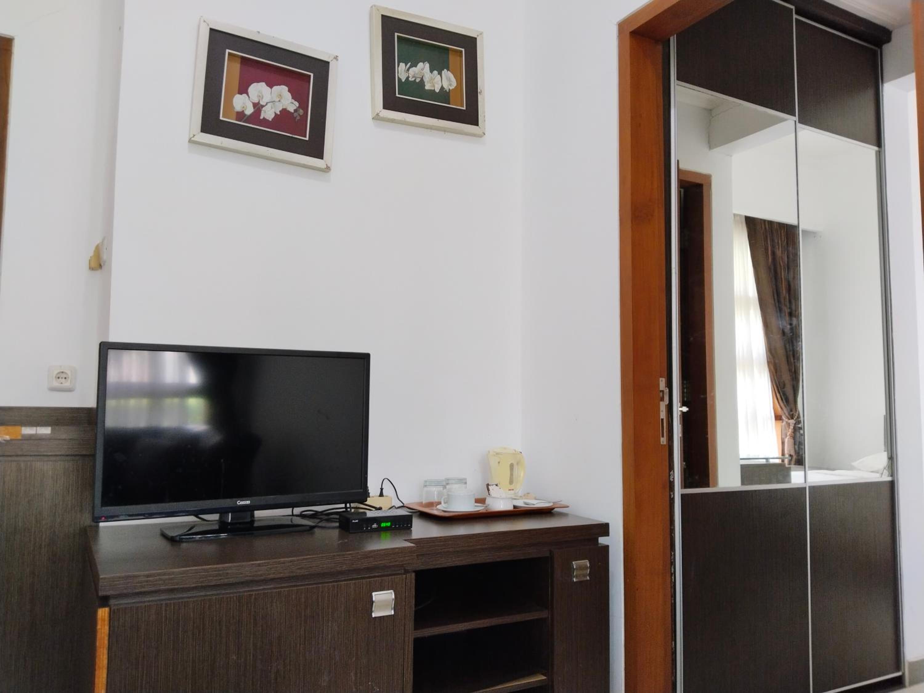 Double Room - Photo 8