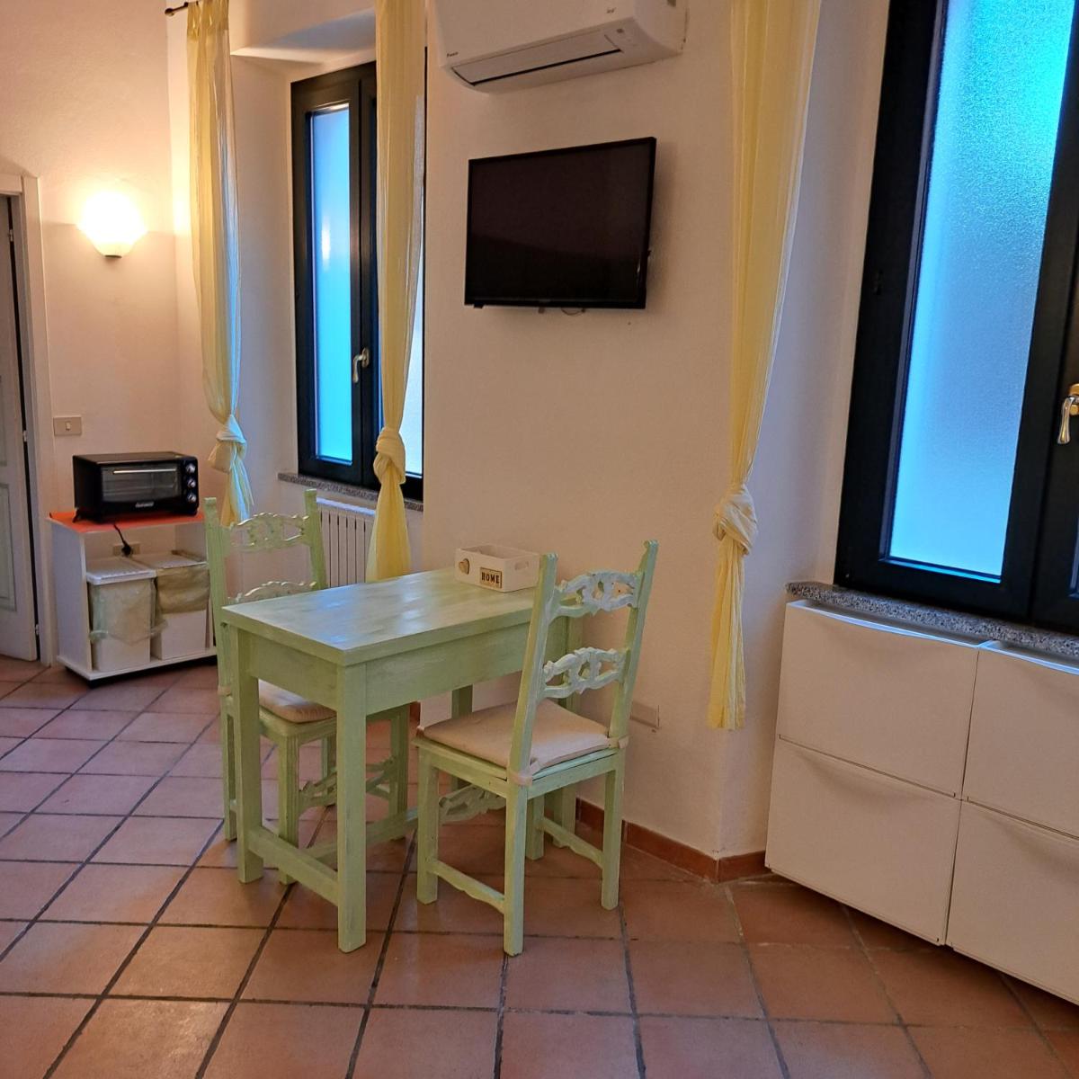 Studio Apartment photo 3