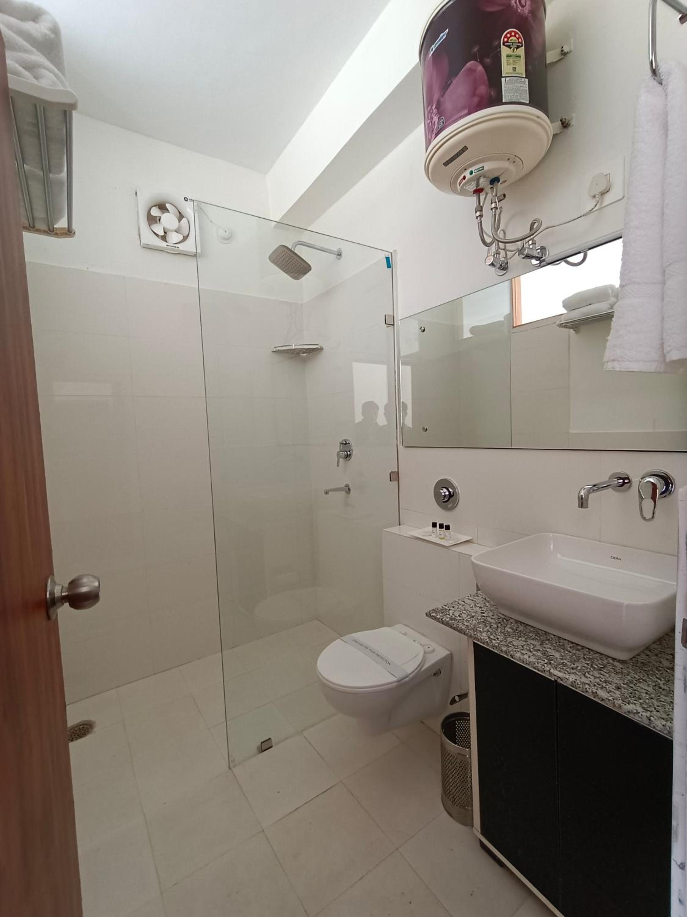 Deluxe Double Room With Balcony photo 2