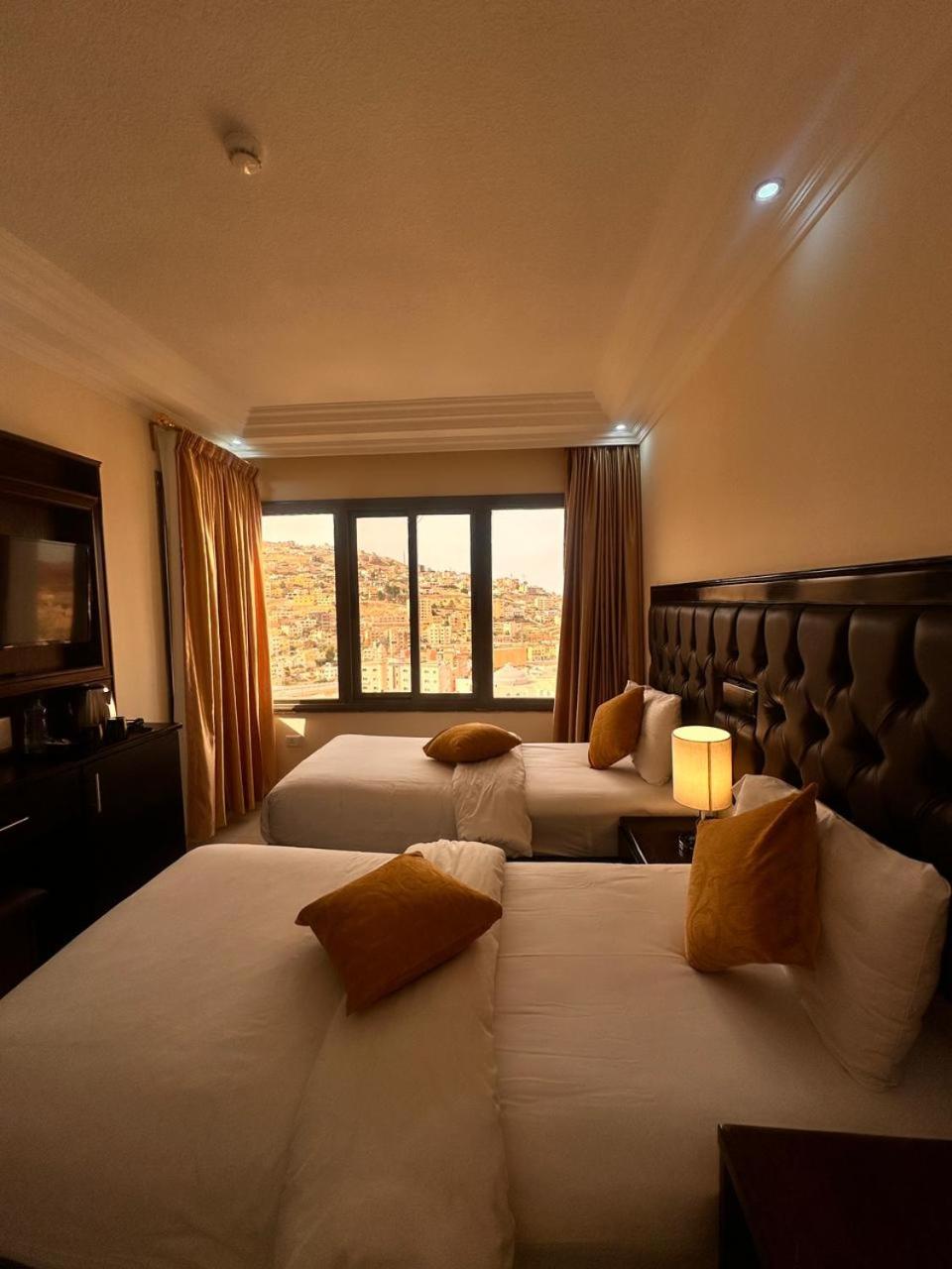 Twin Room - Photo 1