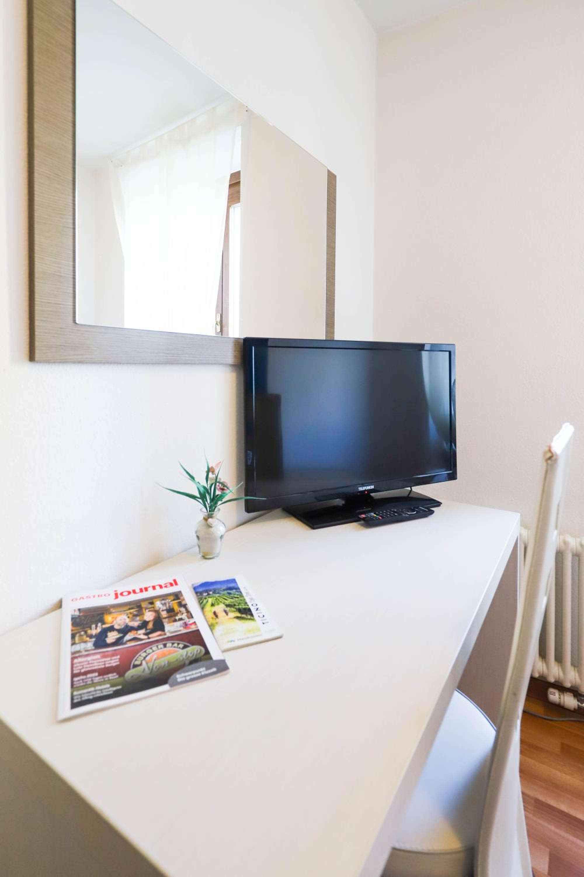 Single Room - Photo 1