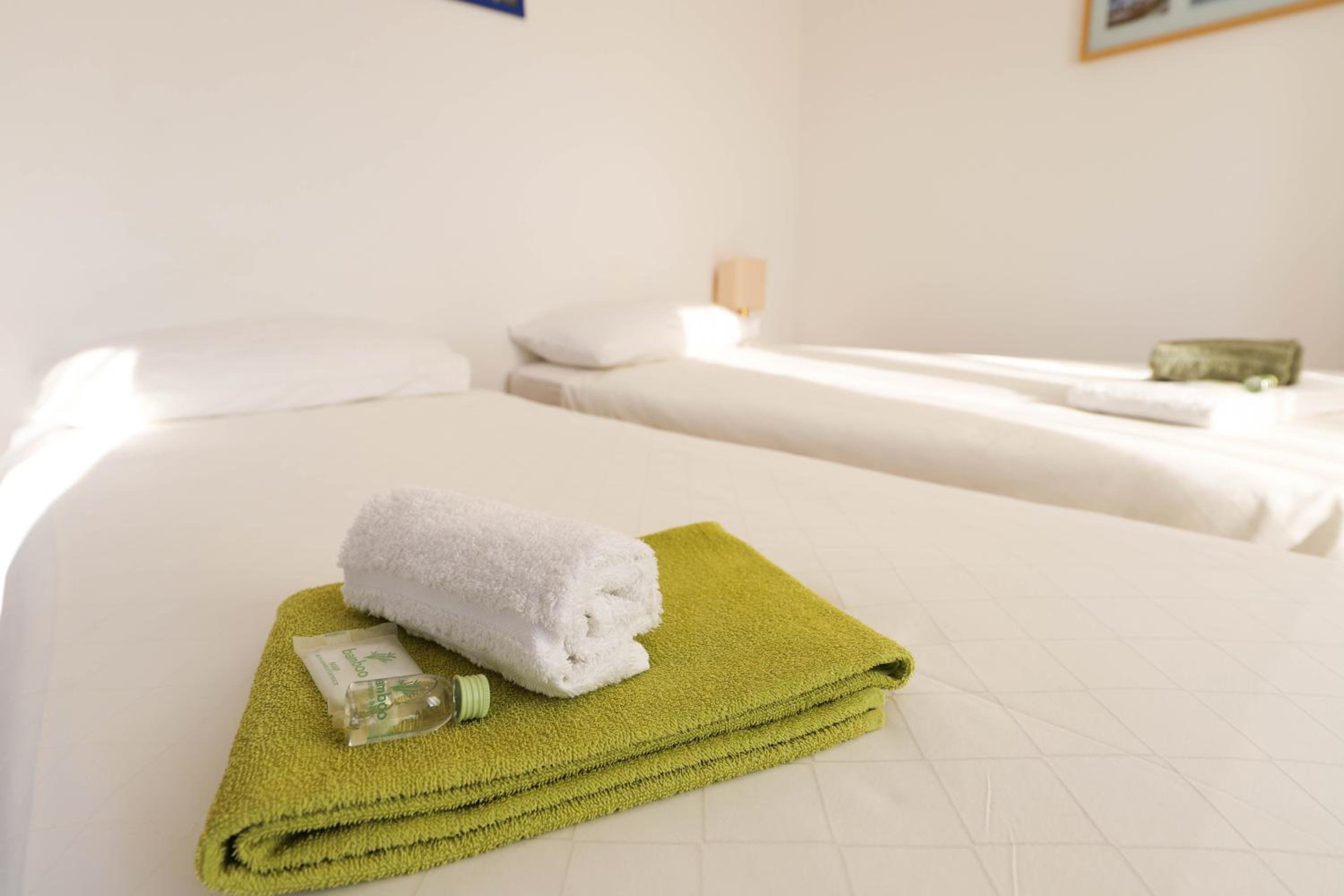 Triple Room - Photo 7