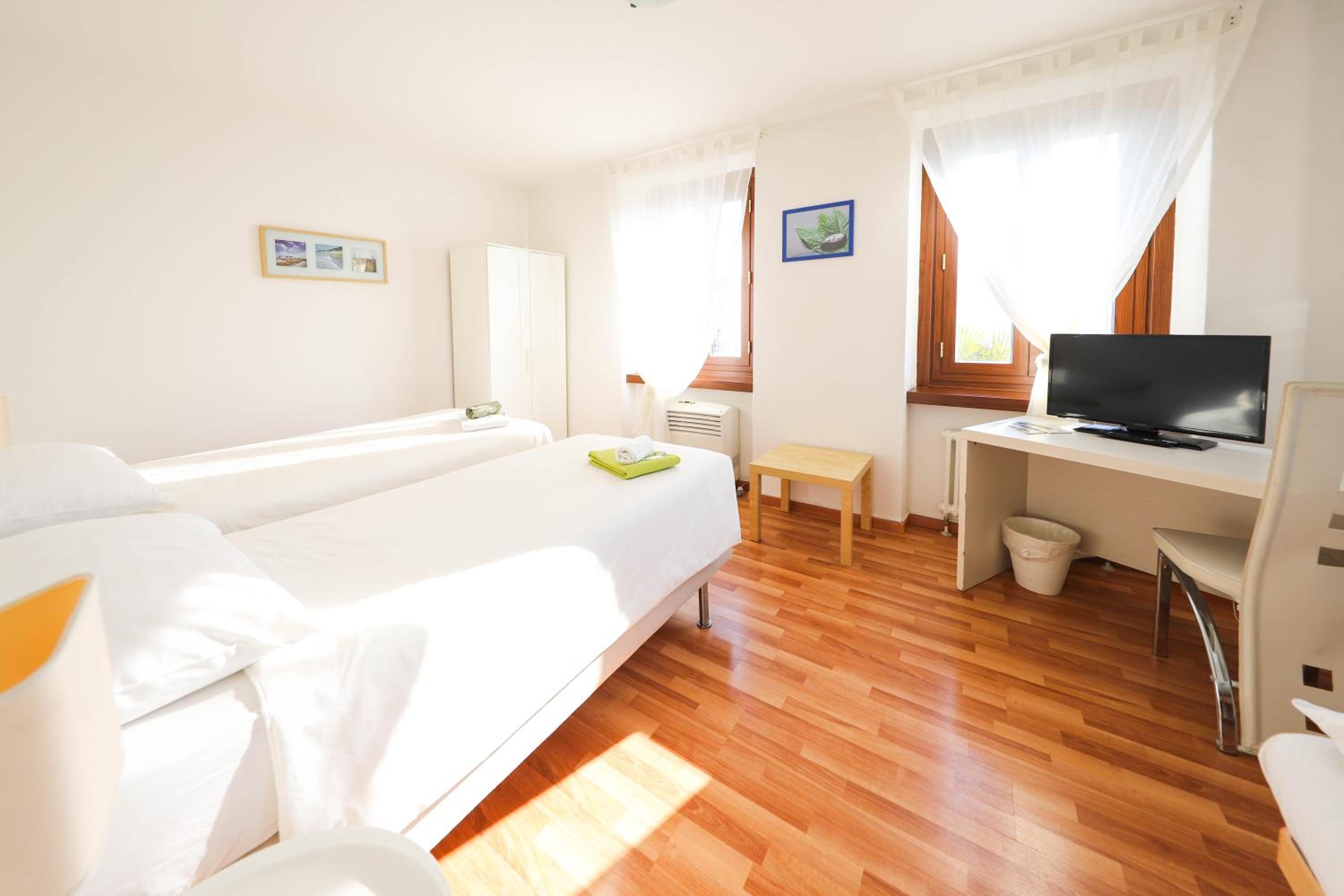 Triple Room - Photo 6