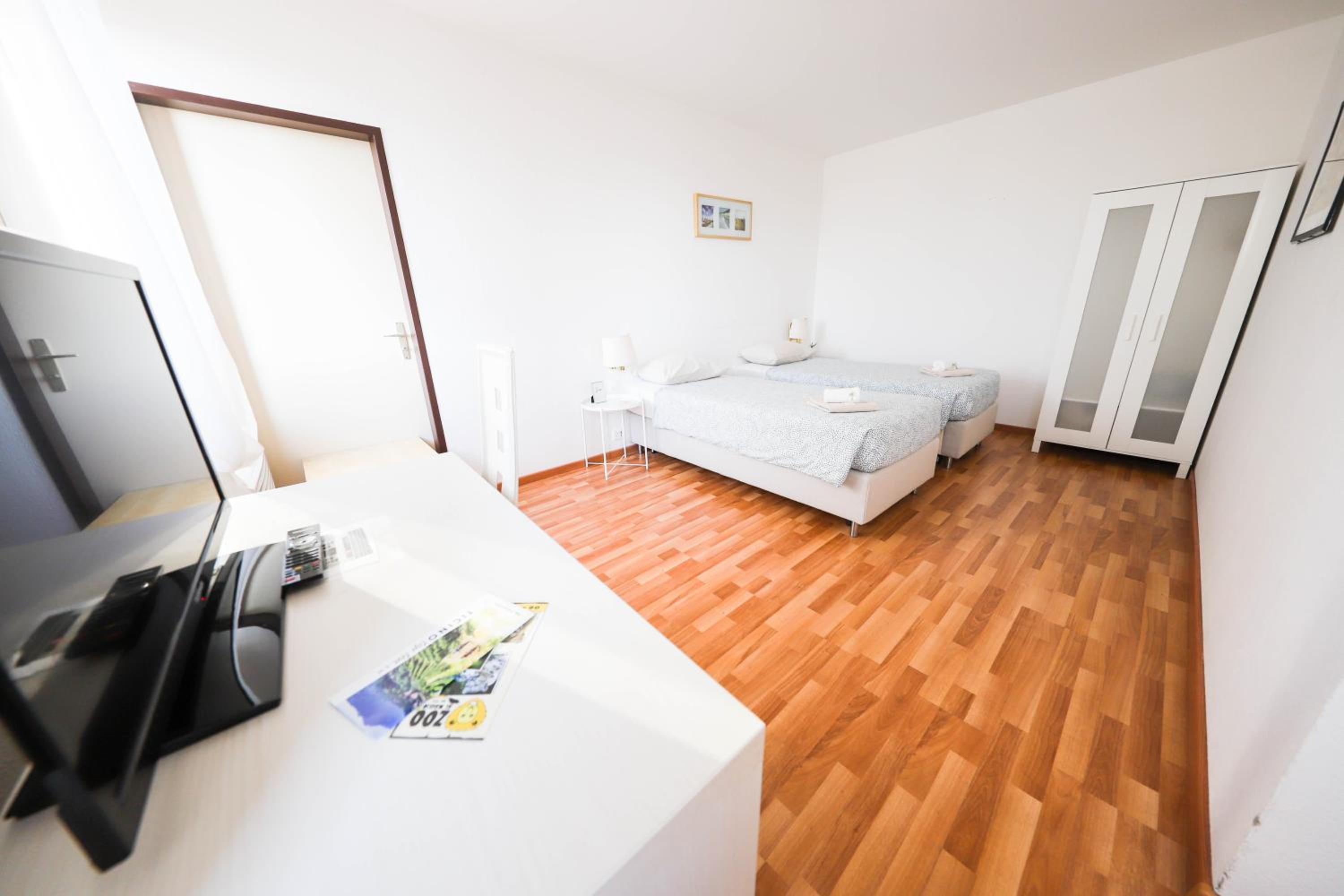 Twin Room - Photo 1