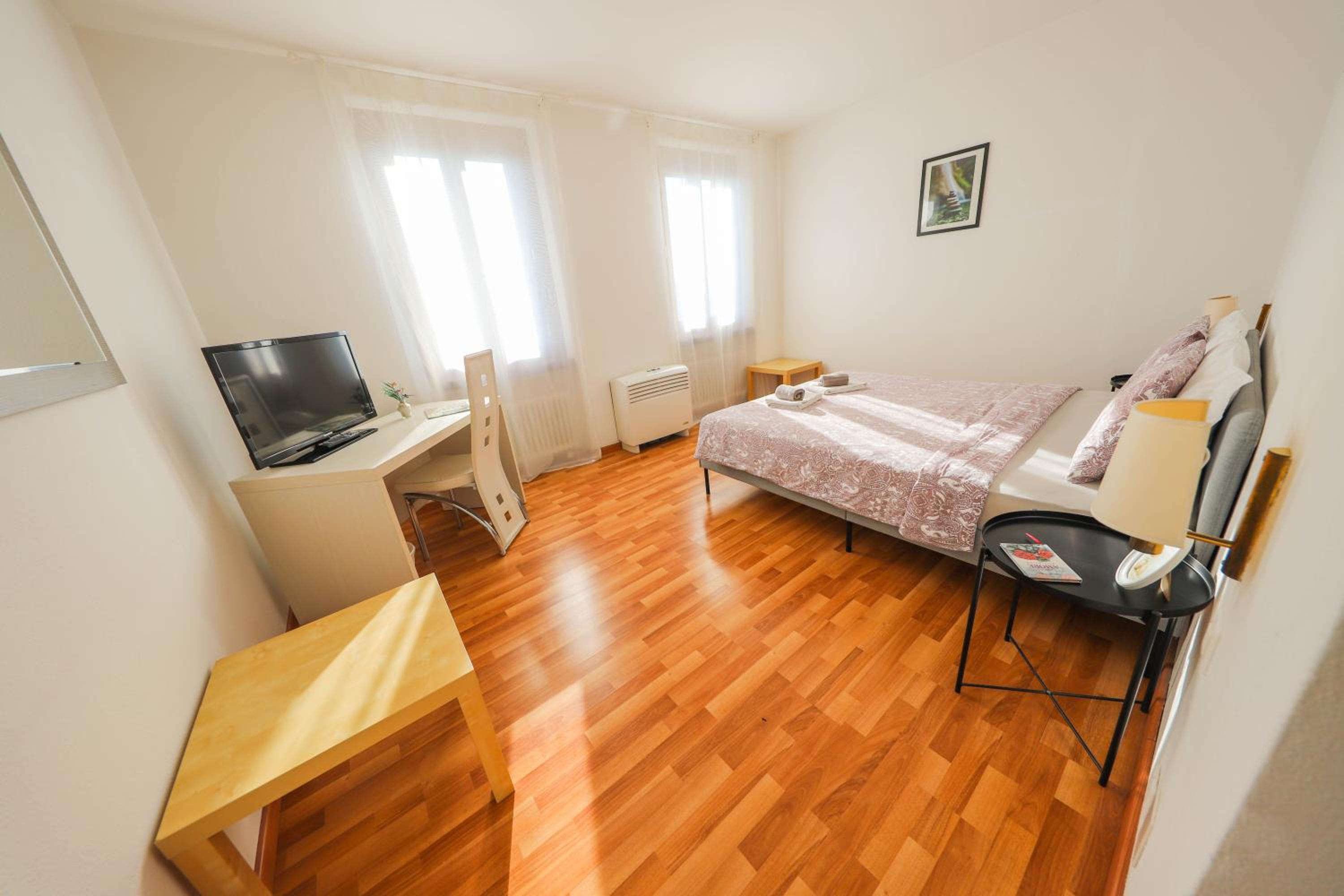 Single Room - Photo 3